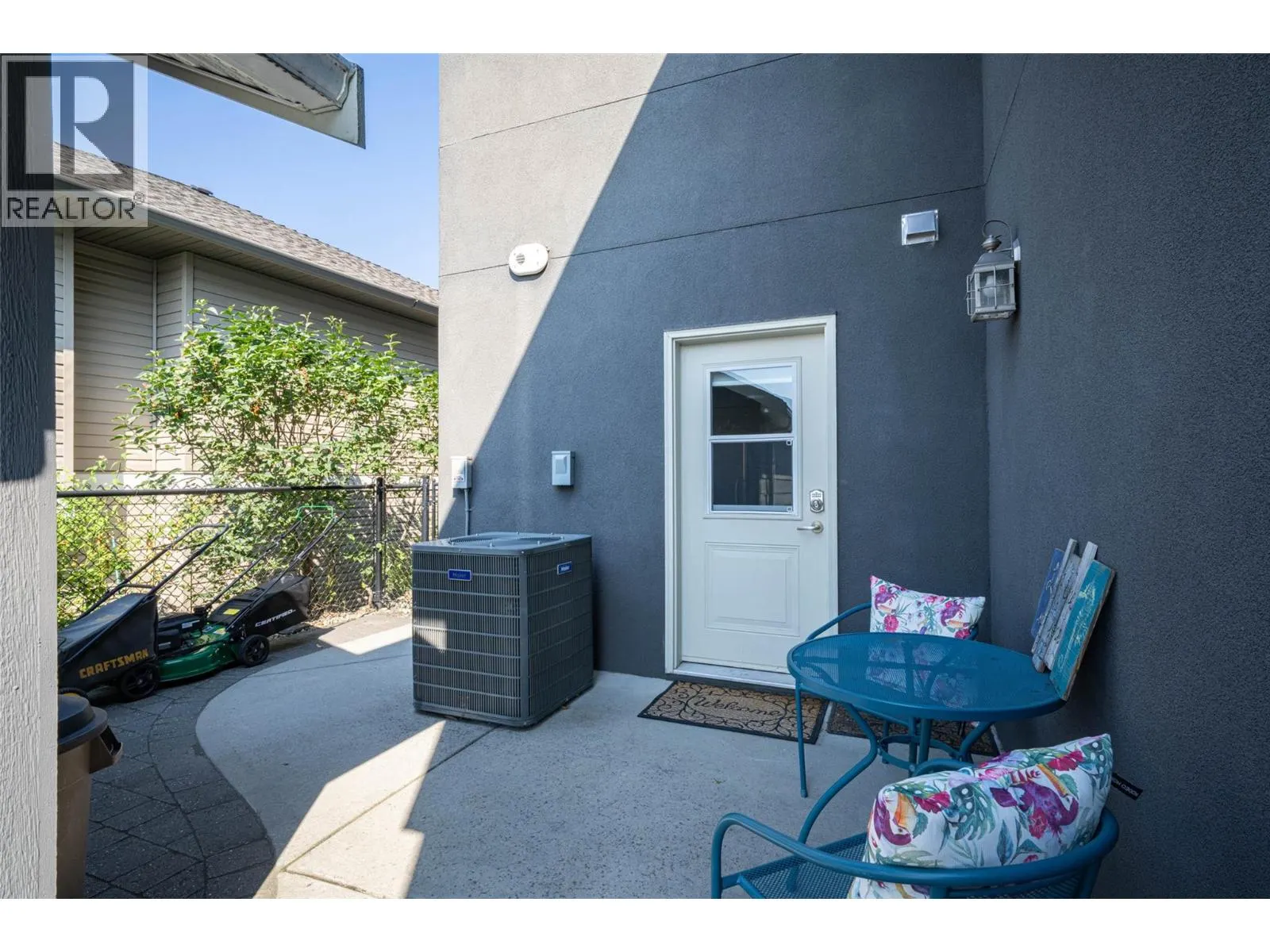 6905 Foothills Drive