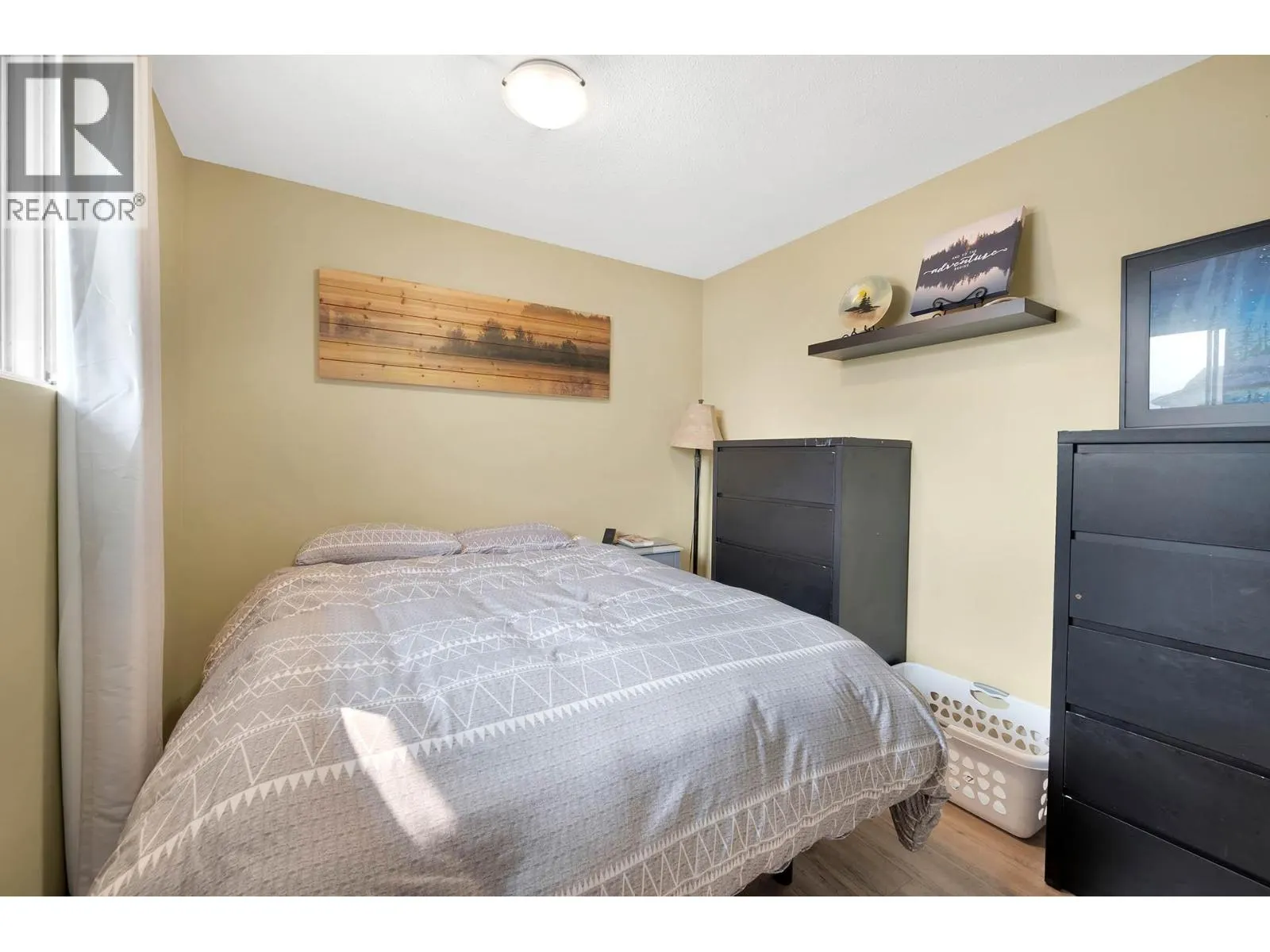 1090 NICOLANI Drive
