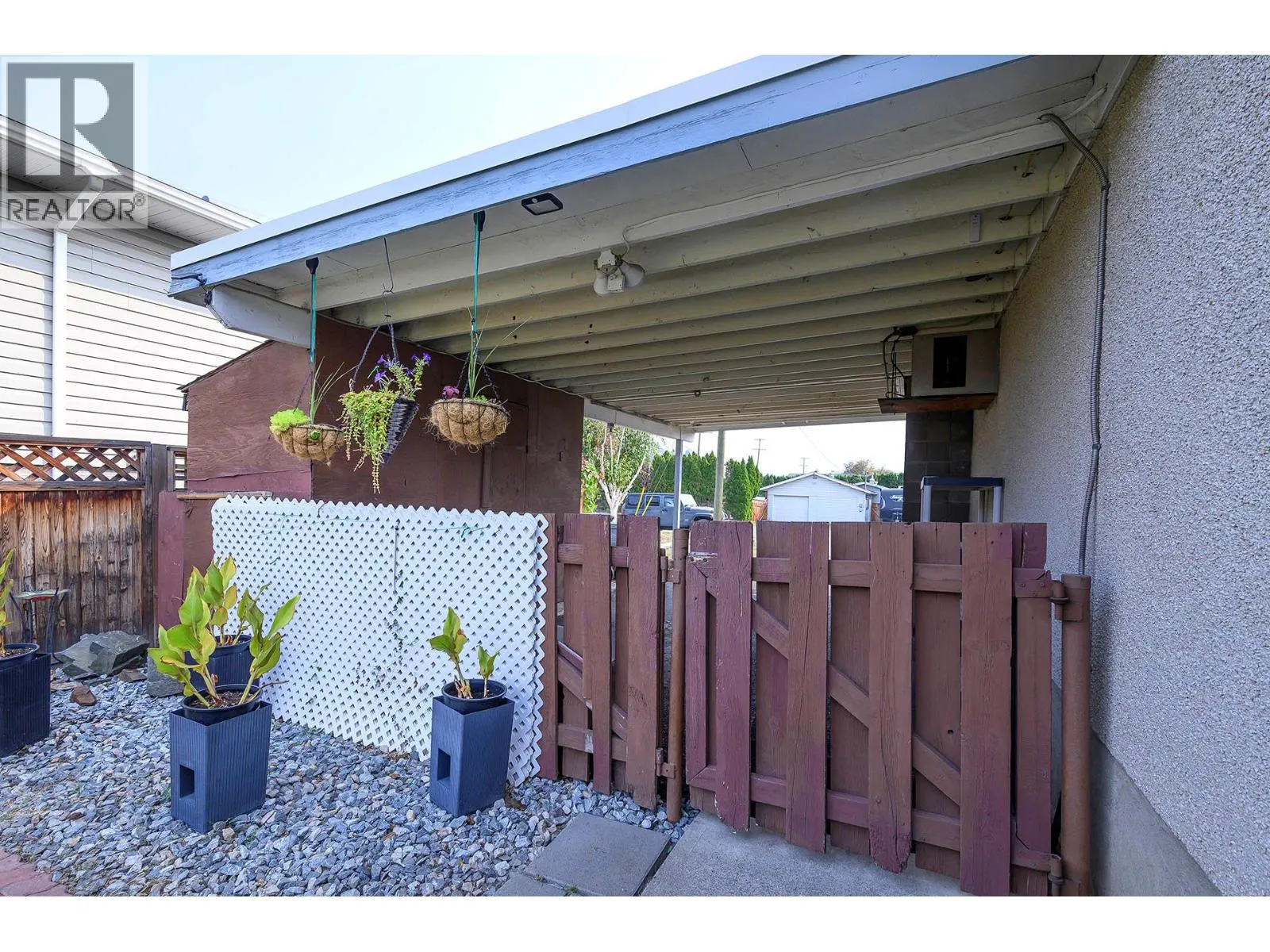 1090 NICOLANI Drive