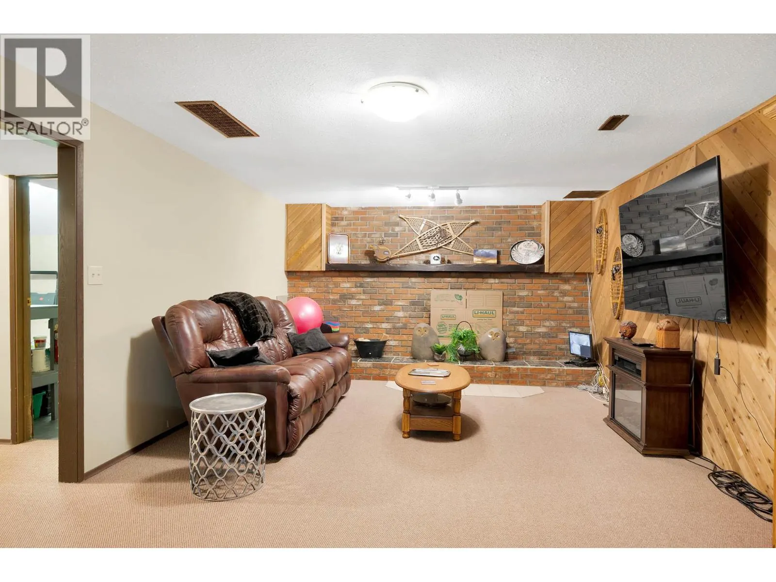 1090 NICOLANI Drive