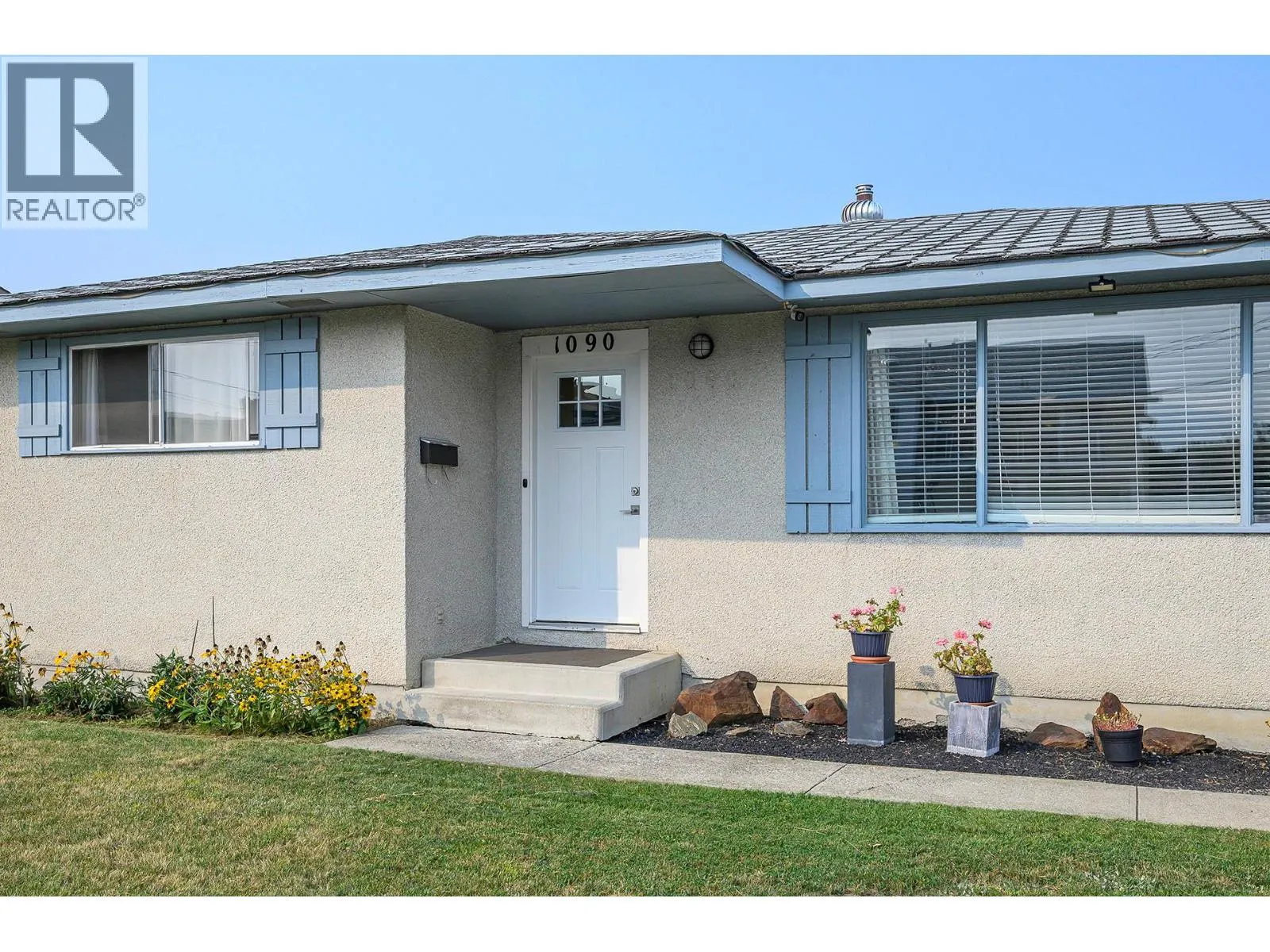 1090 NICOLANI Drive
