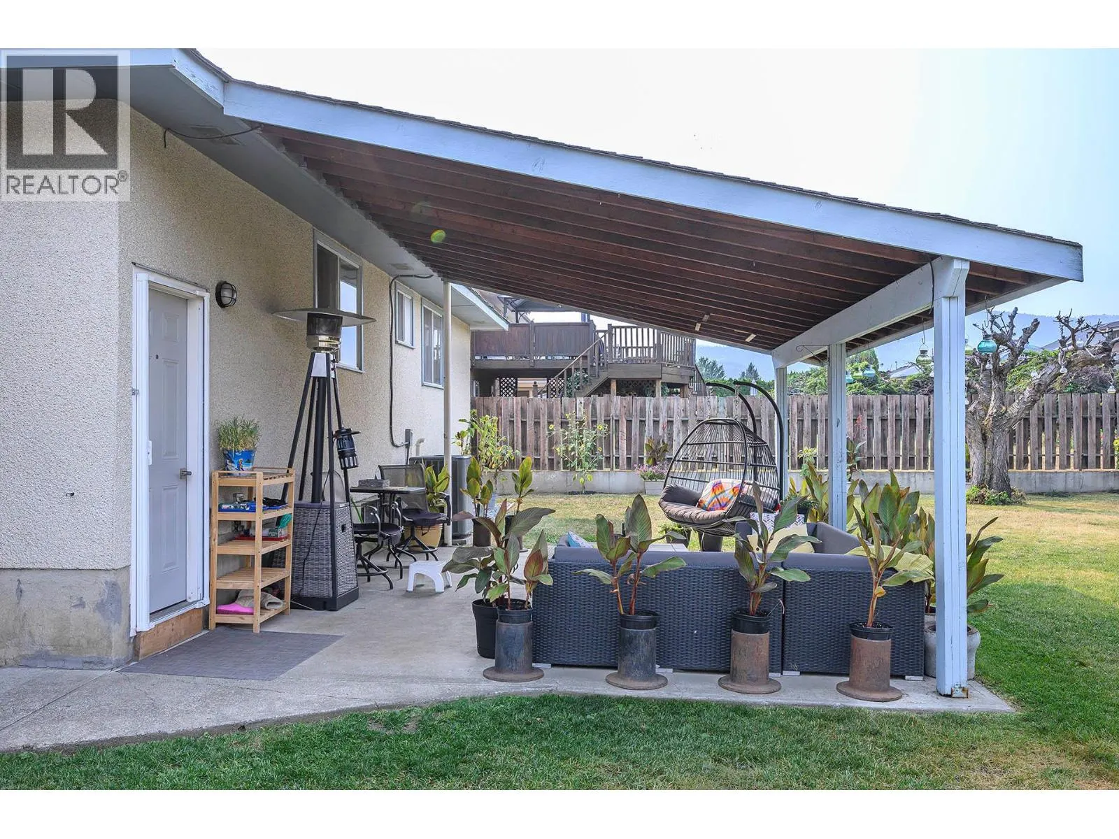 1090 NICOLANI Drive