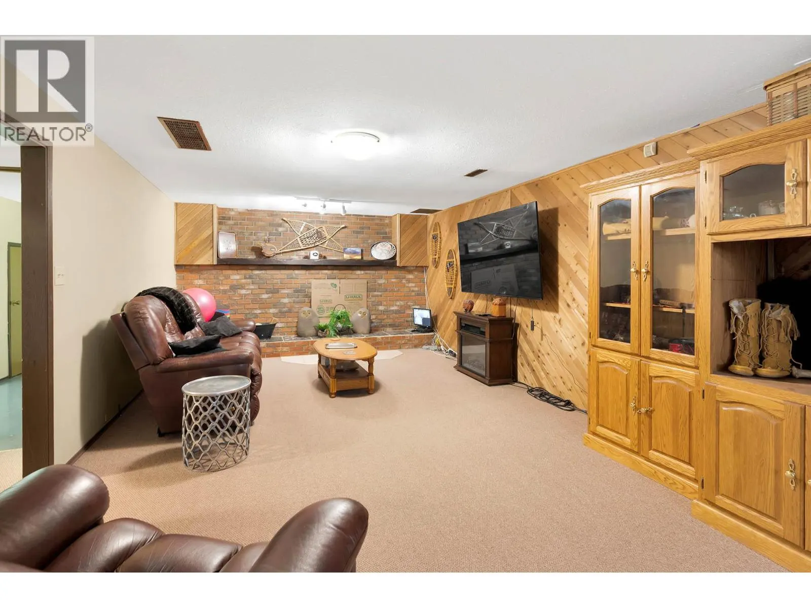 1090 NICOLANI Drive
