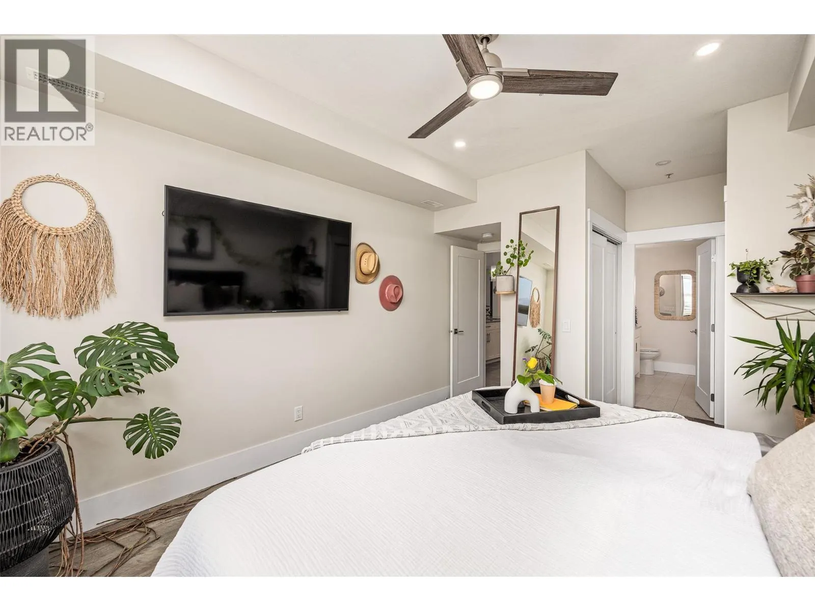 4000 Redstone Crescent Unit# 224