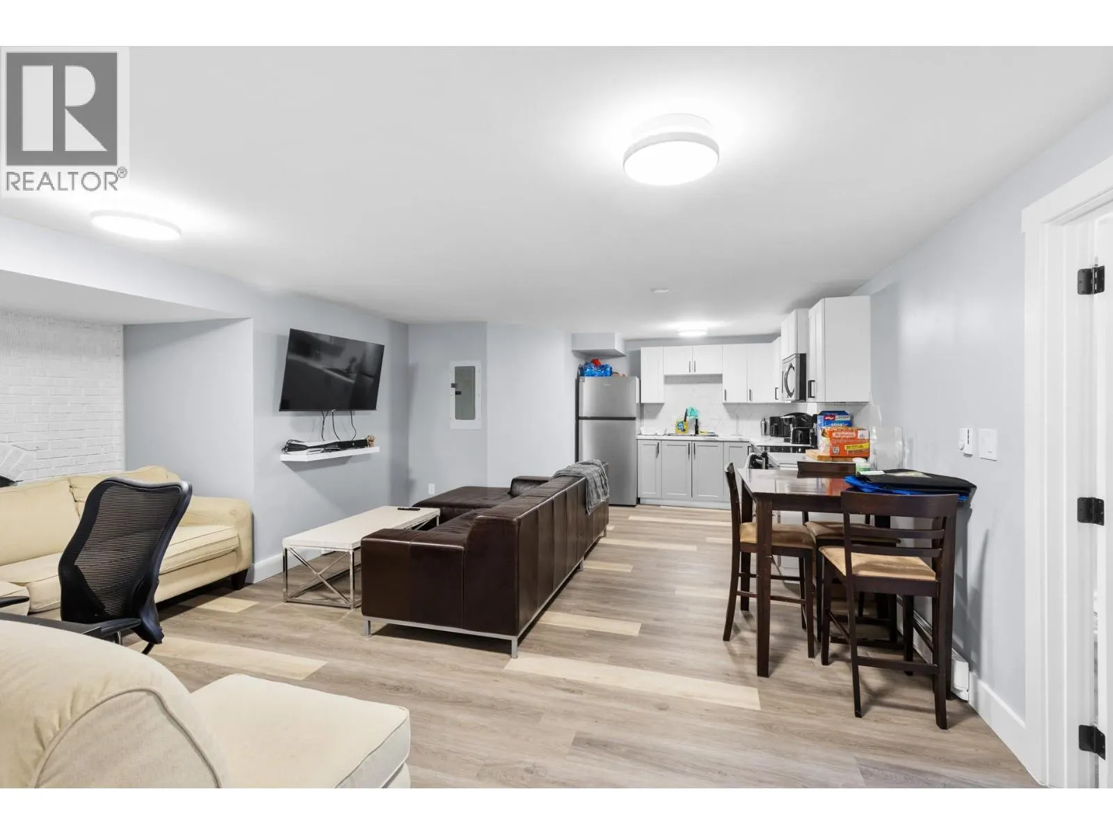3341 Broadview Road