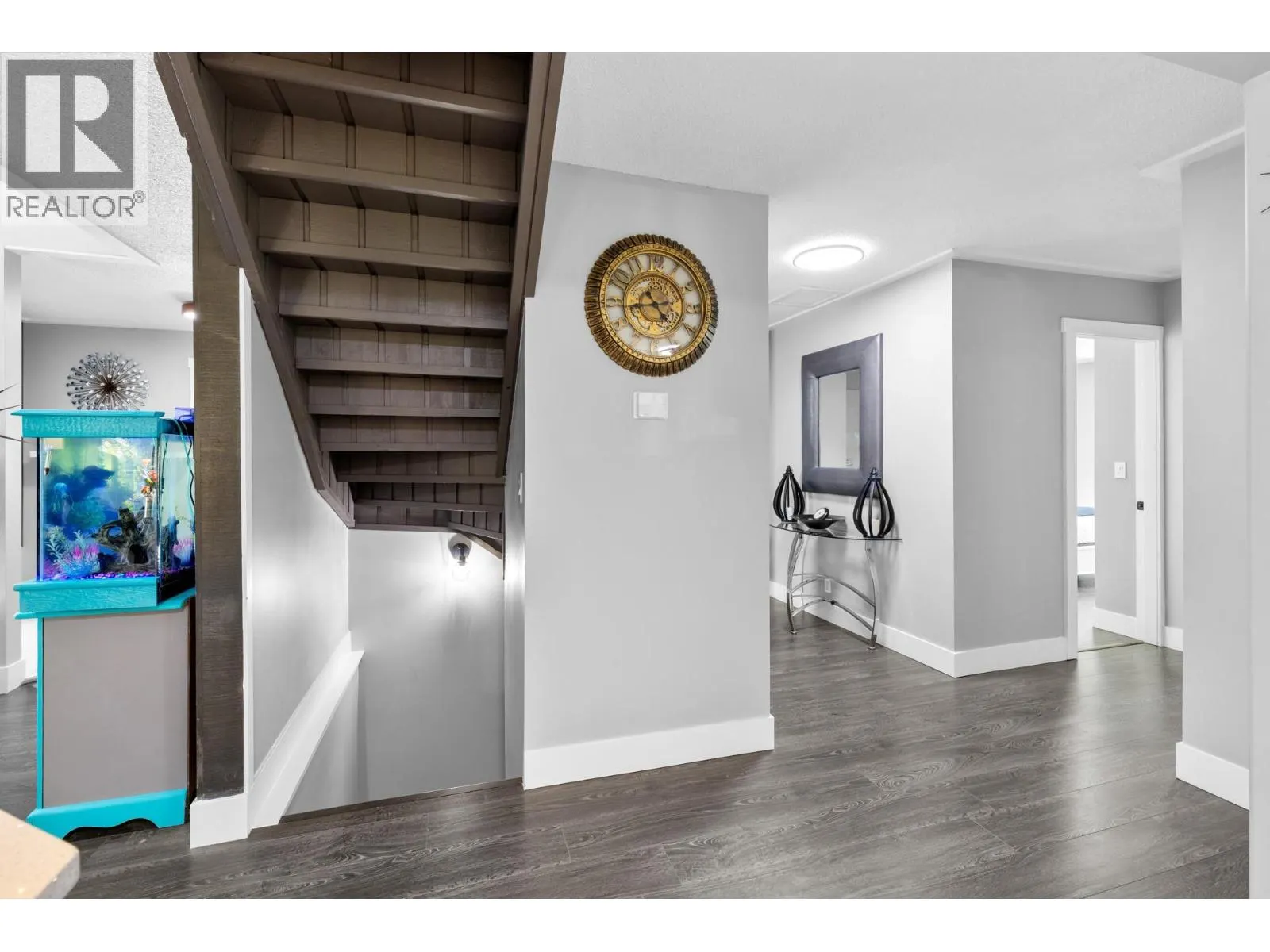 3341 Broadview Road