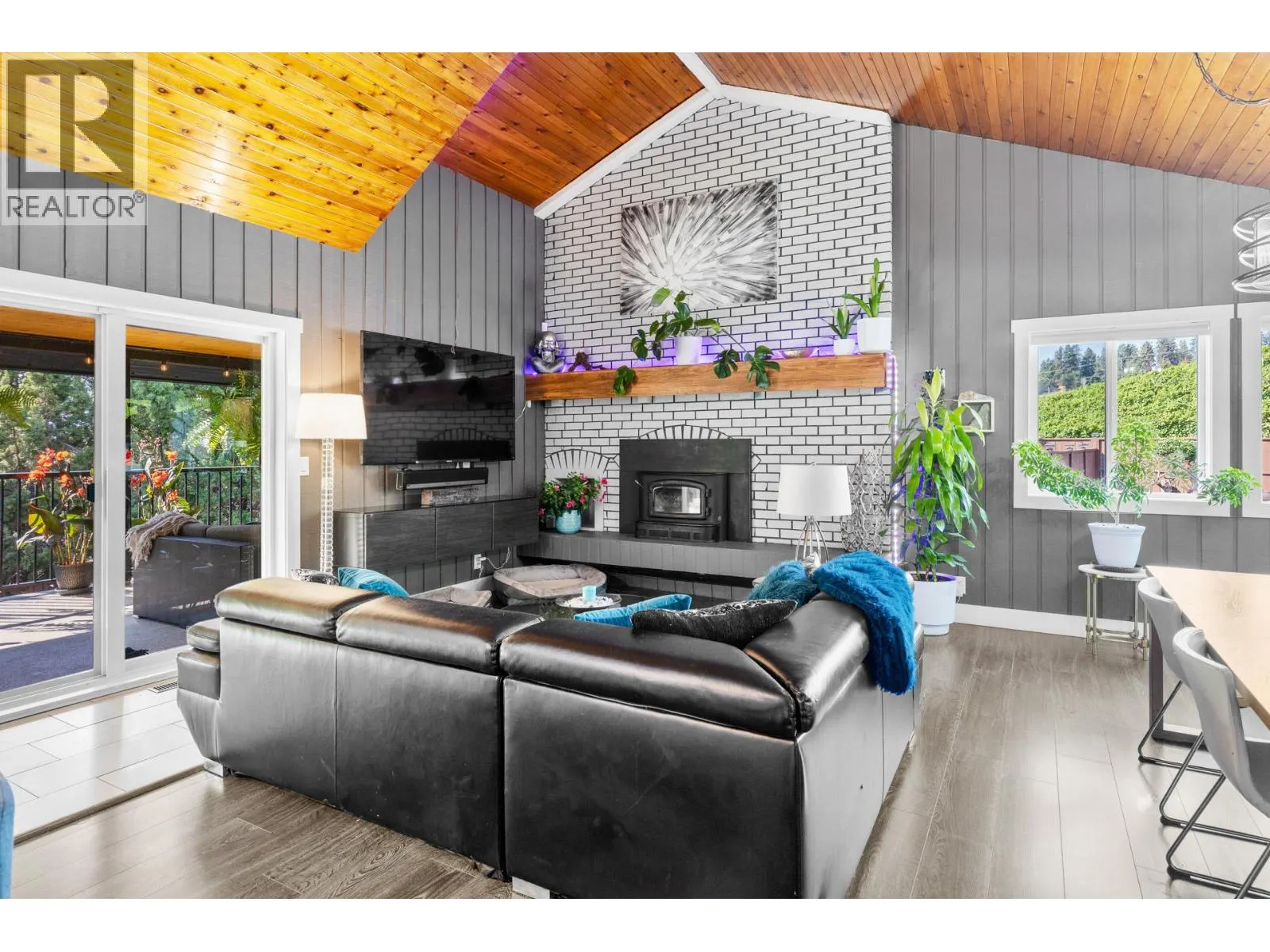 3341 Broadview Road