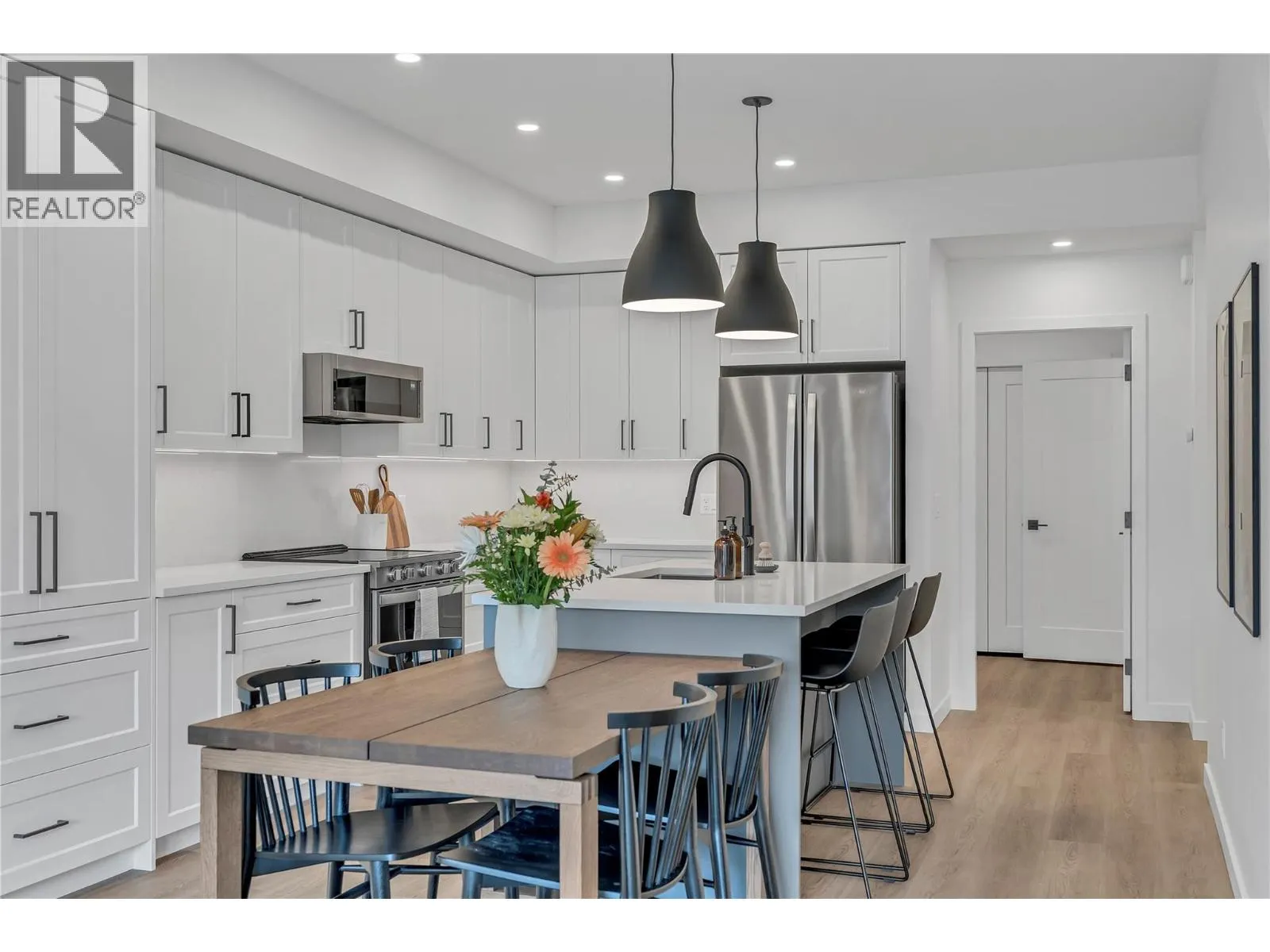 687 Victoria Drive Unit# 103