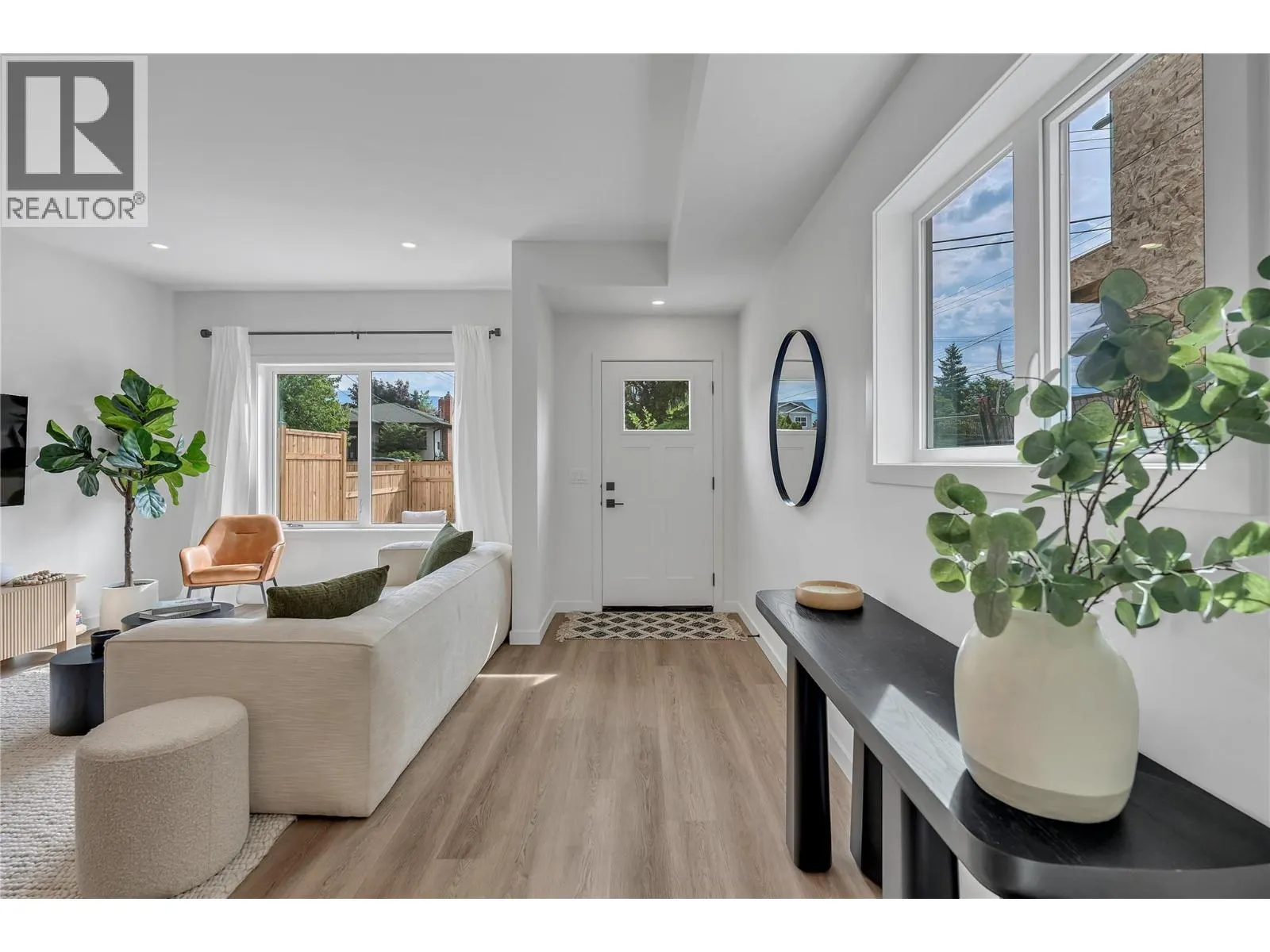687 Victoria Drive Unit# 103