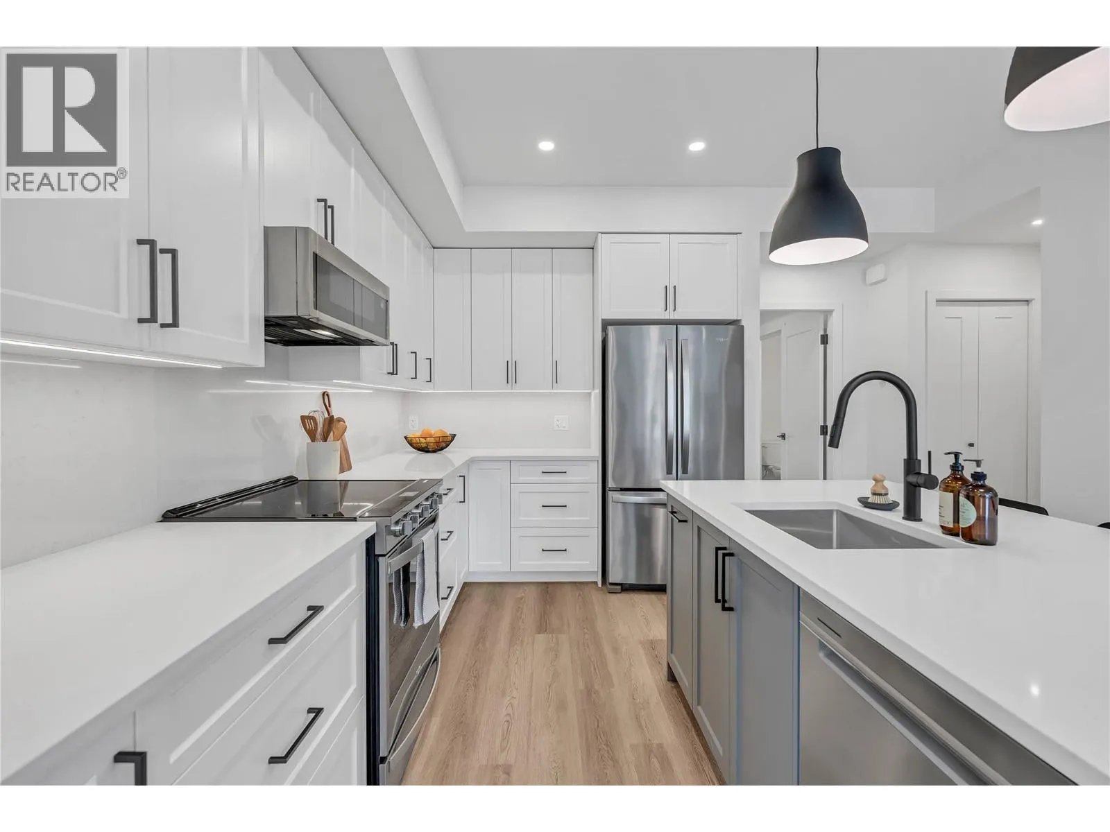 687 Victoria Drive Unit# 103