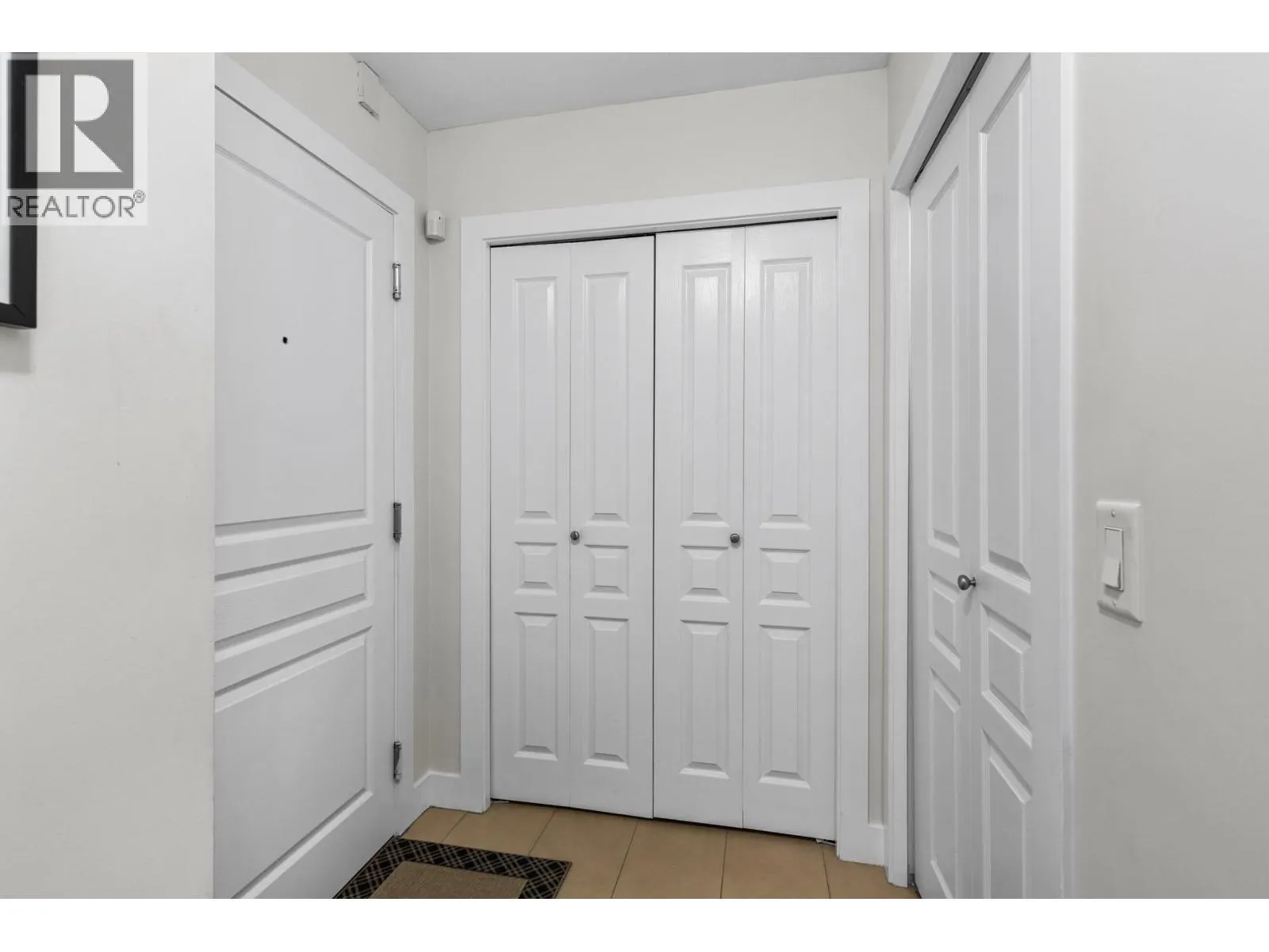 1083 Sunset Drive Unit# 406