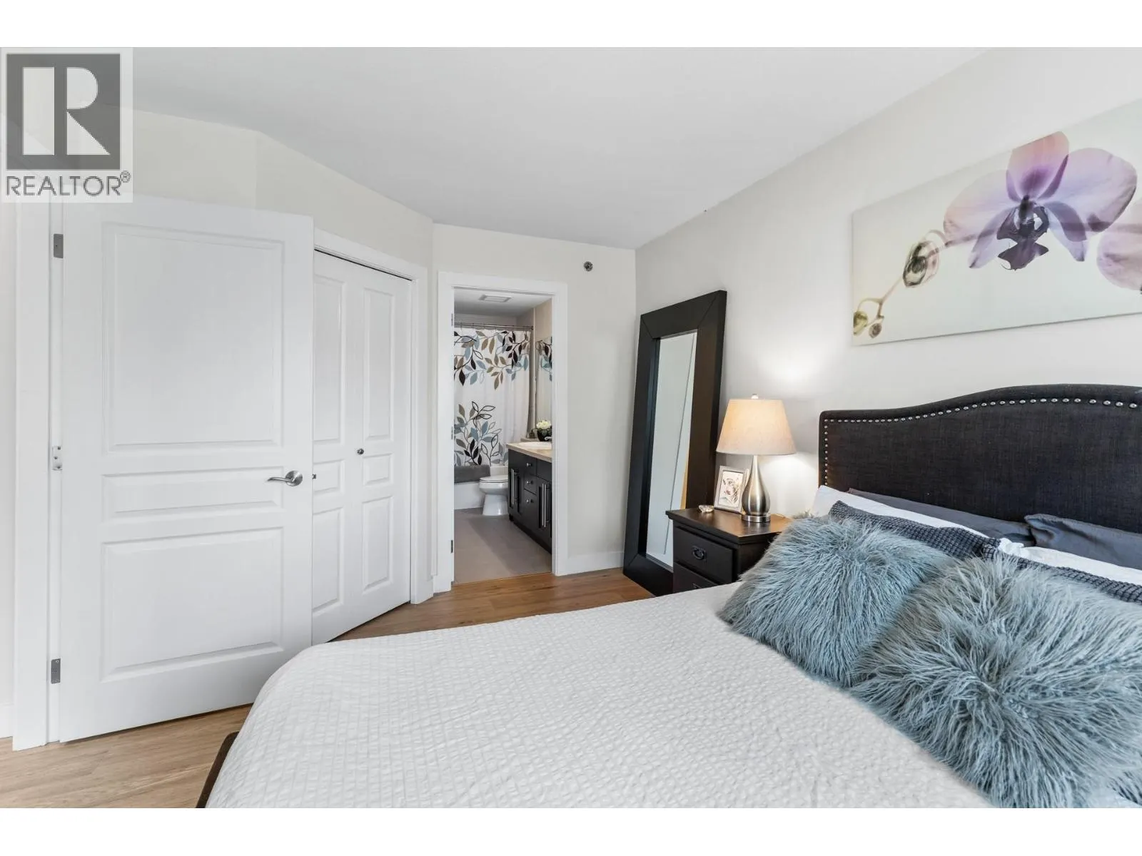 1083 Sunset Drive Unit# 406