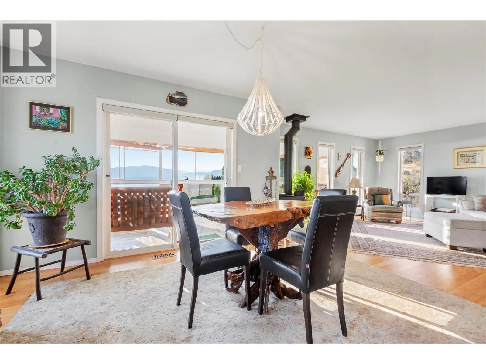 4295 NORTH NARAMATA Road