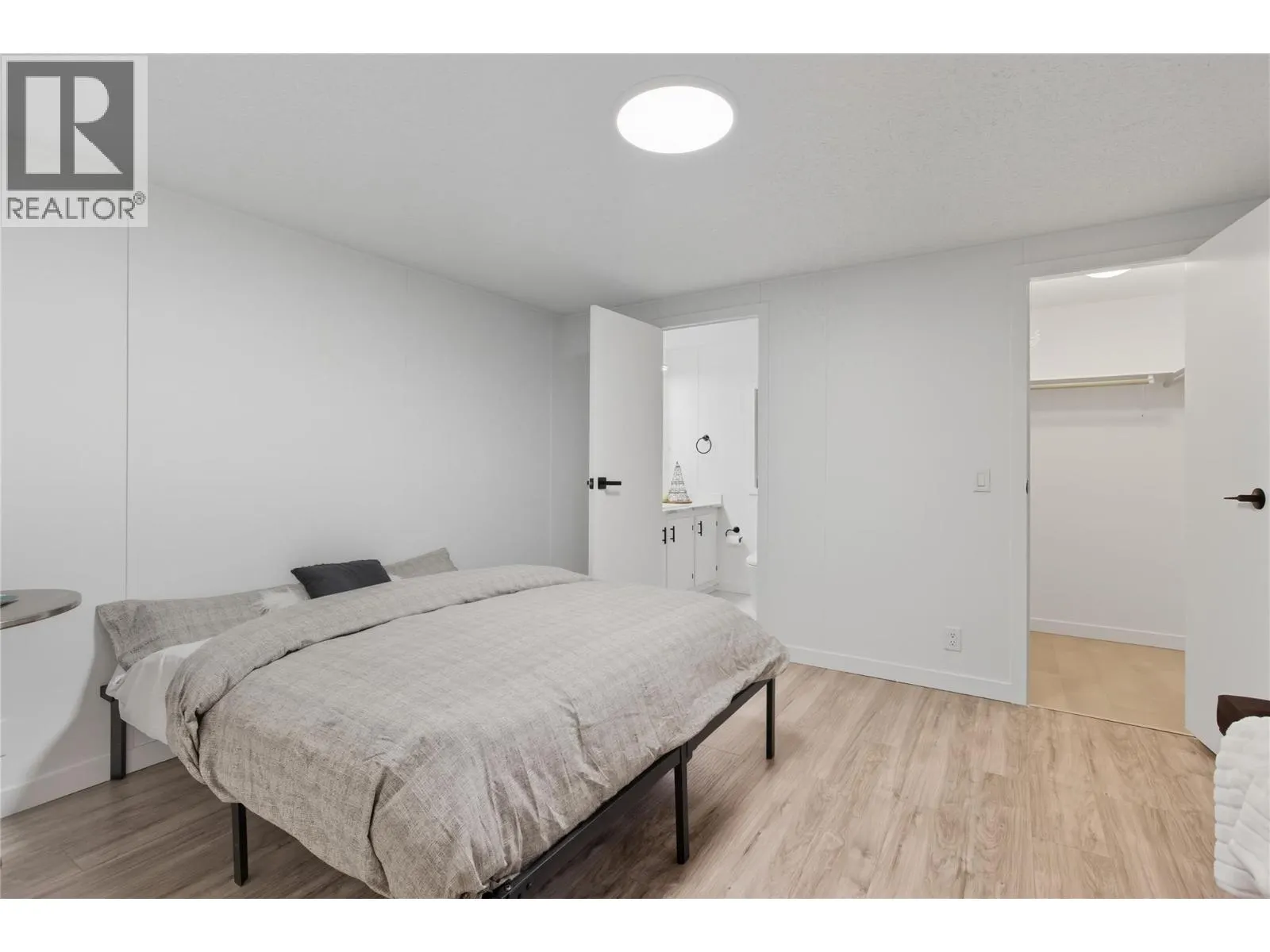 4564 Summer Road Unit# 15