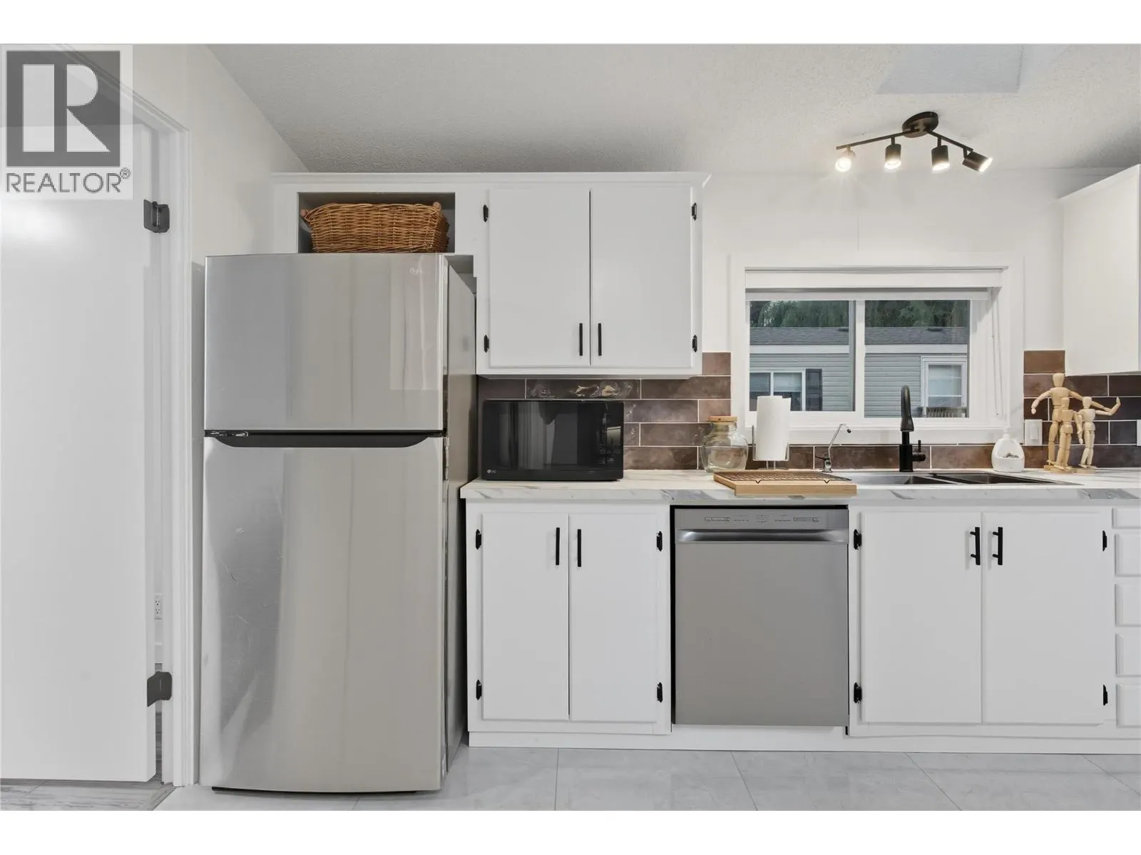 4564 Summer Road Unit# 15