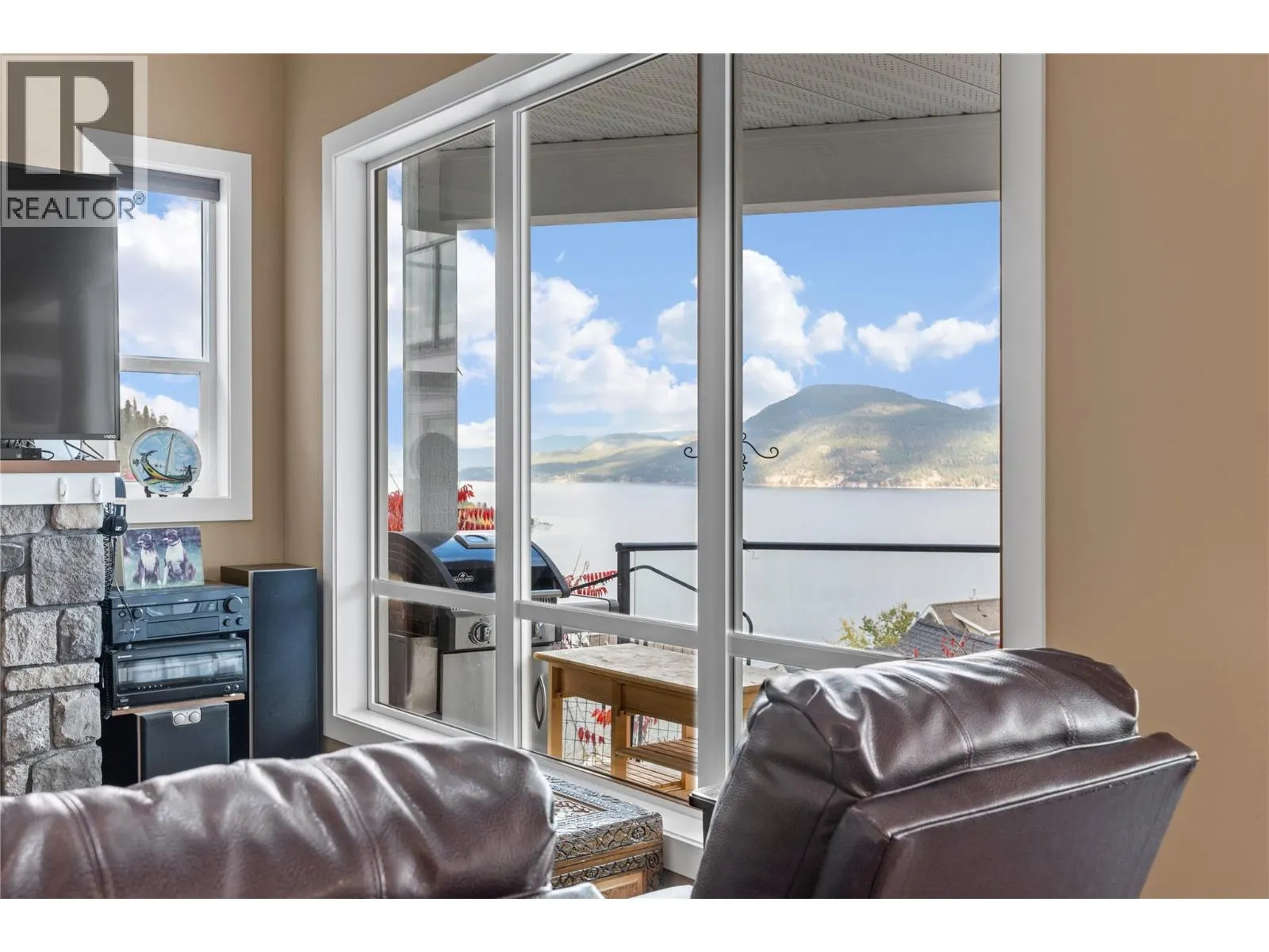 6754 La Palma Loop