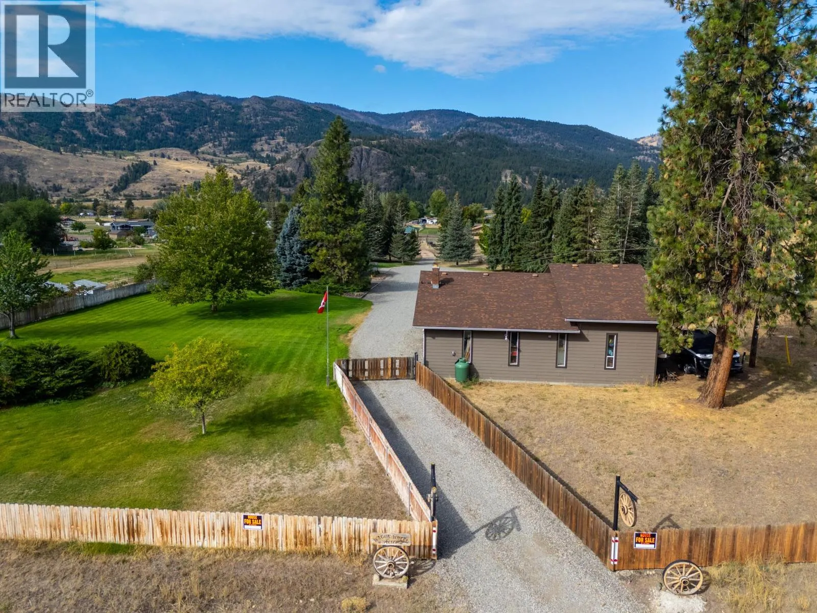 602 Johnson Crescent