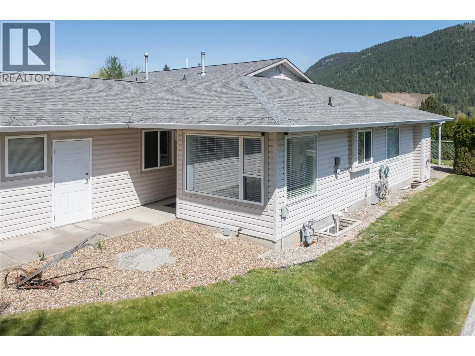 2675 Pine Avenue Unit# 4
