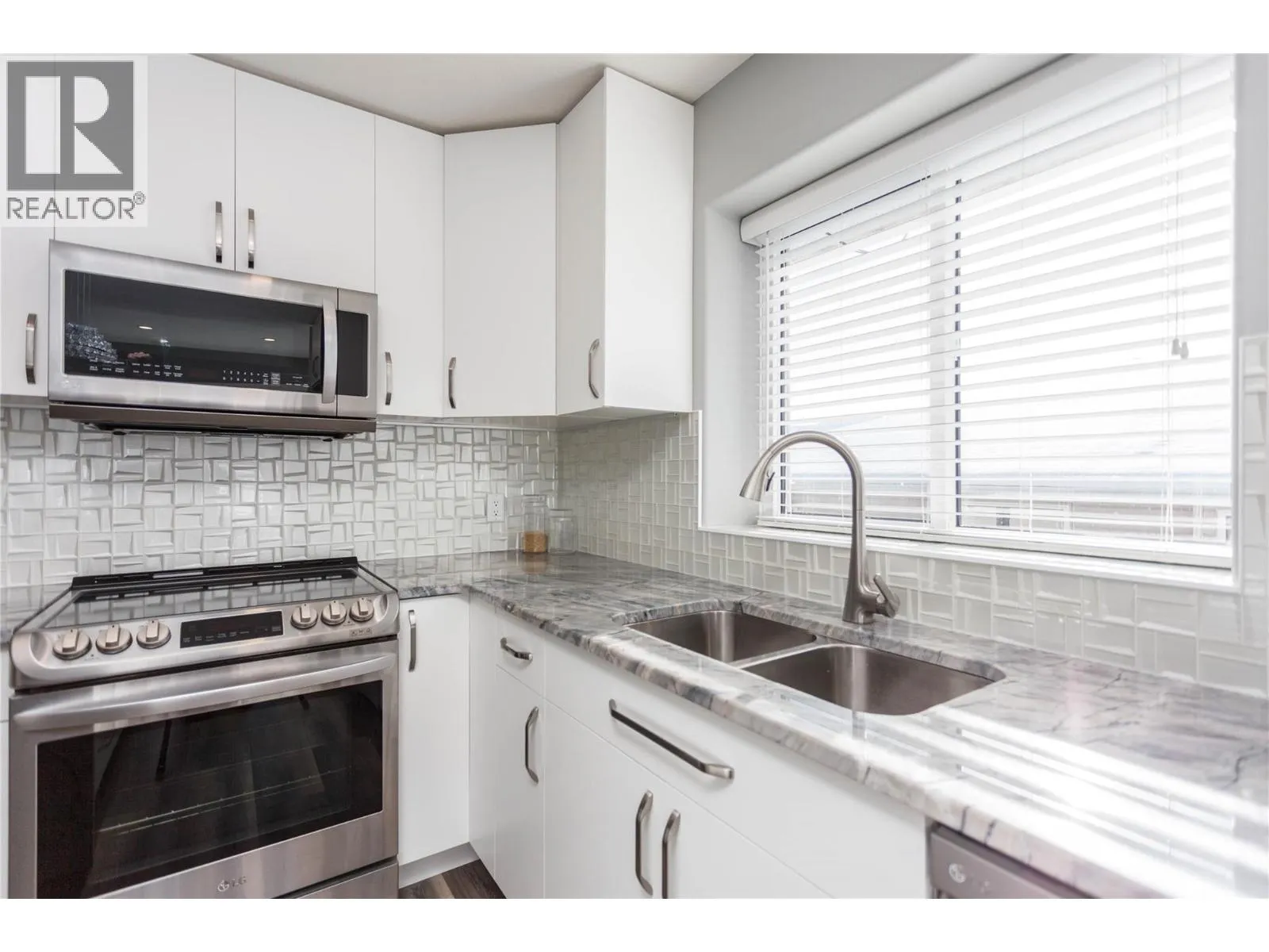 2675 Pine Avenue Unit# 4