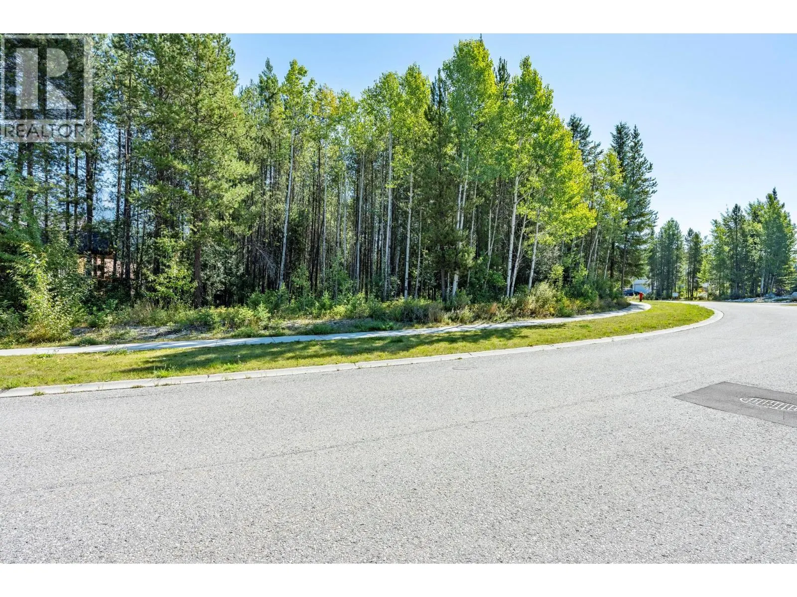 1528 Quartz Crescent