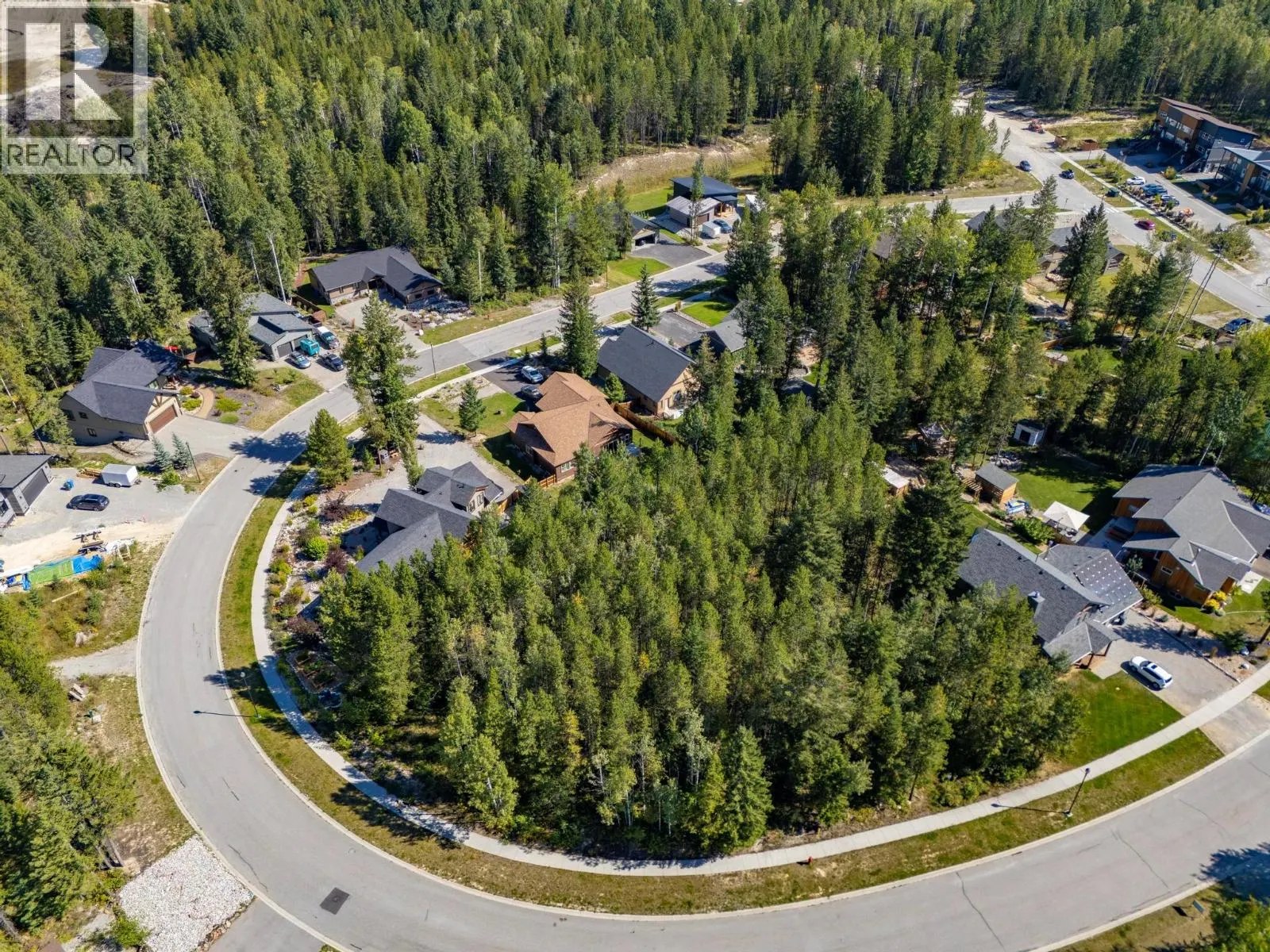 1528 Quartz Crescent