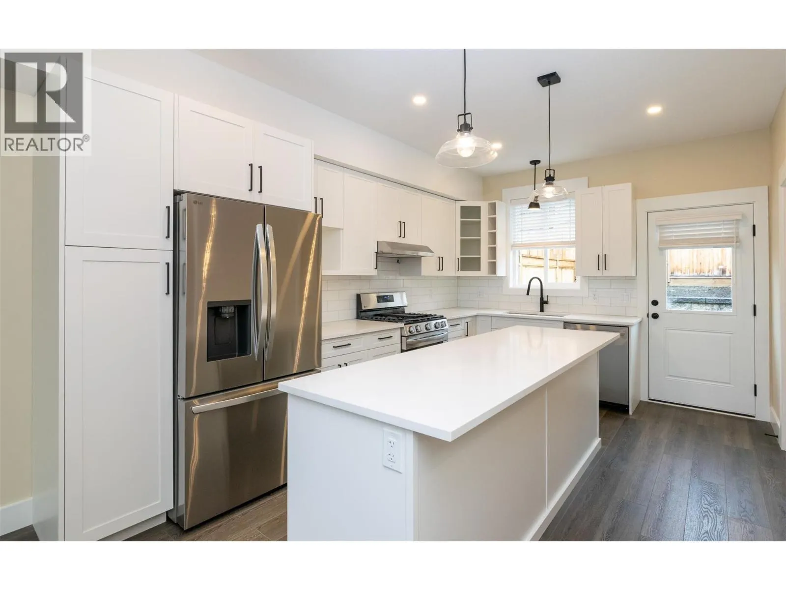 1910 11 Avenue NE Unit# 4