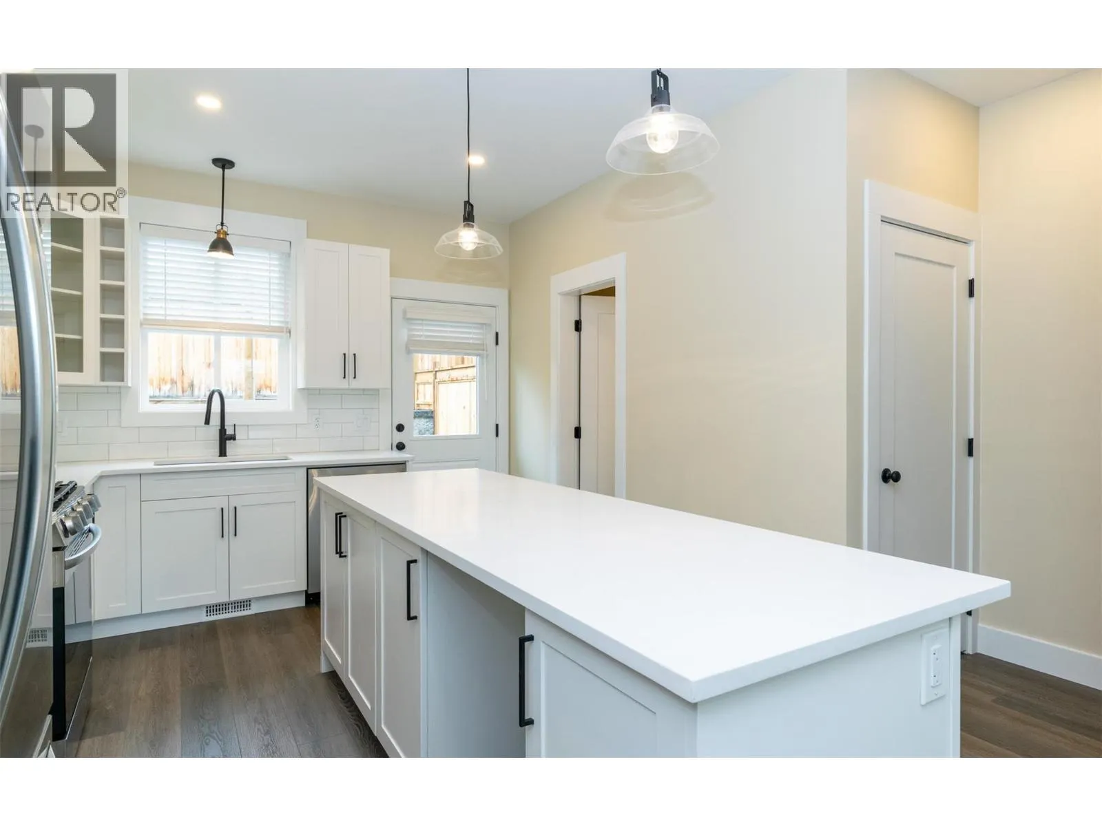 1910 11 Avenue NE Unit# 4