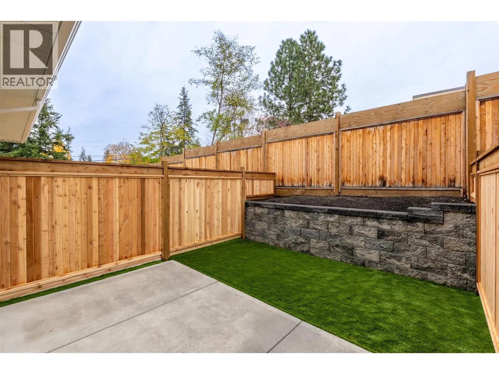 1910 11 Avenue NE Unit# 4