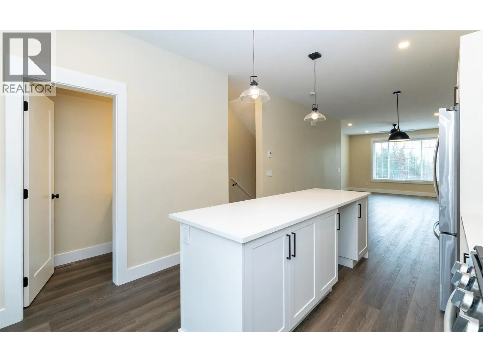 1910 11 Avenue NE Unit# 4