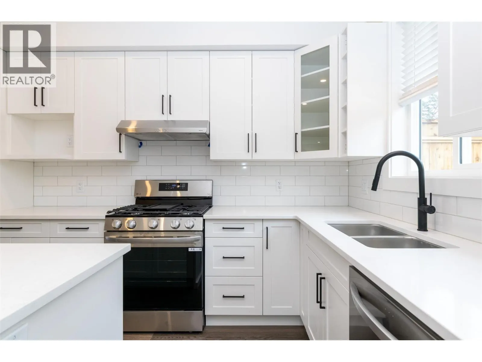 1910 11 Avenue NE Unit# 4