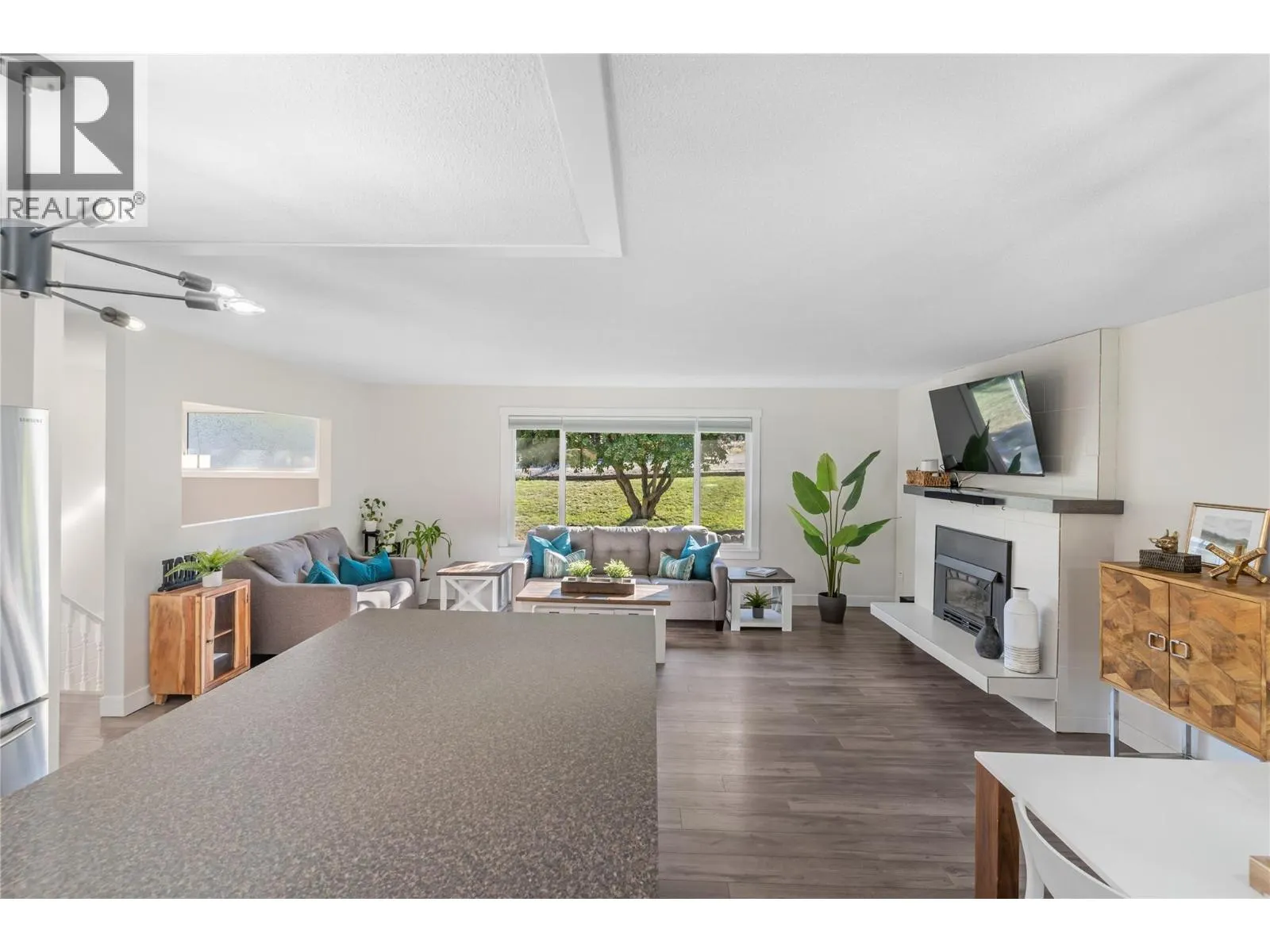 1758 Sunrise Road