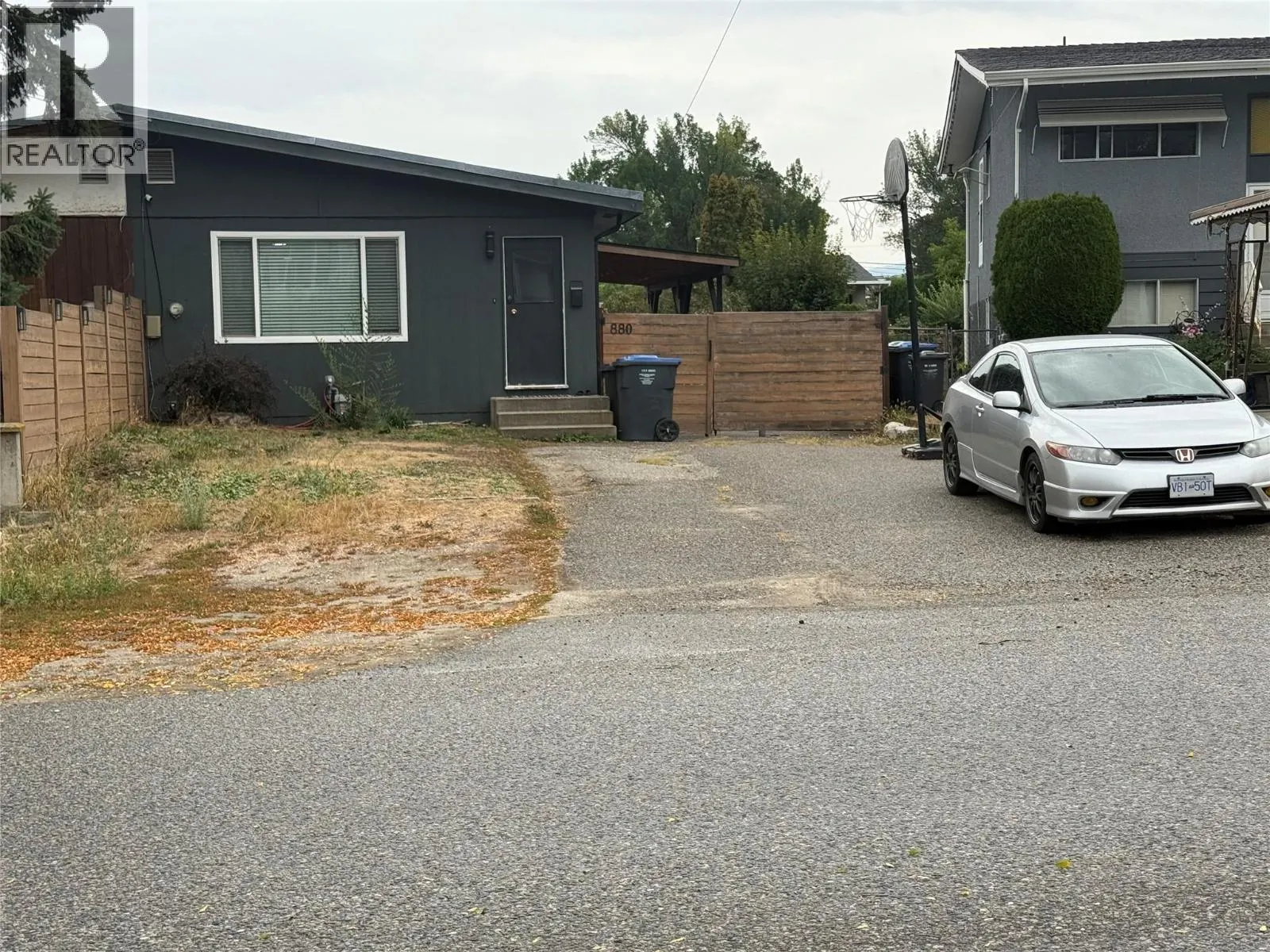 880 Hollydell Road