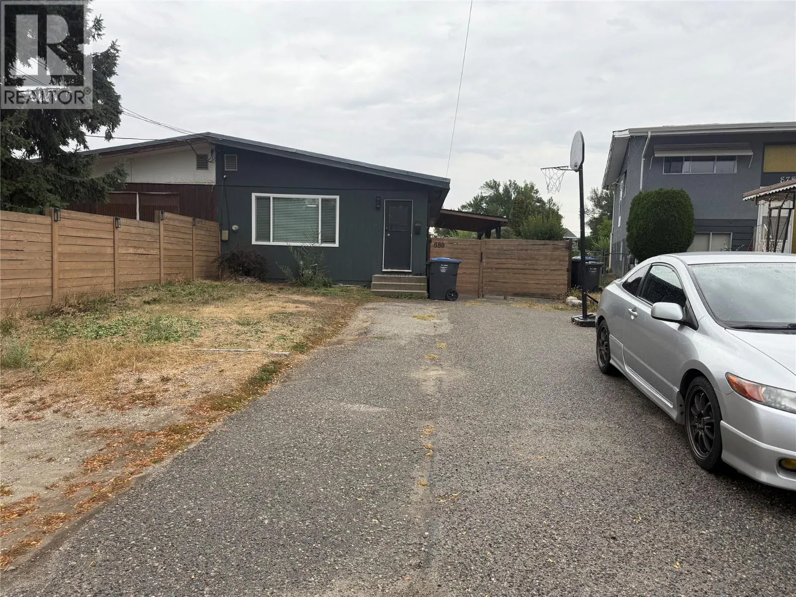 880 Hollydell Road