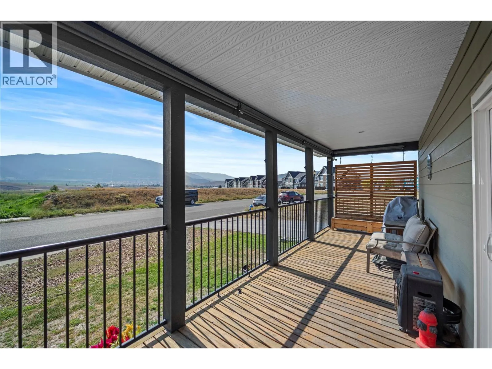 2569 spring bank Avenue