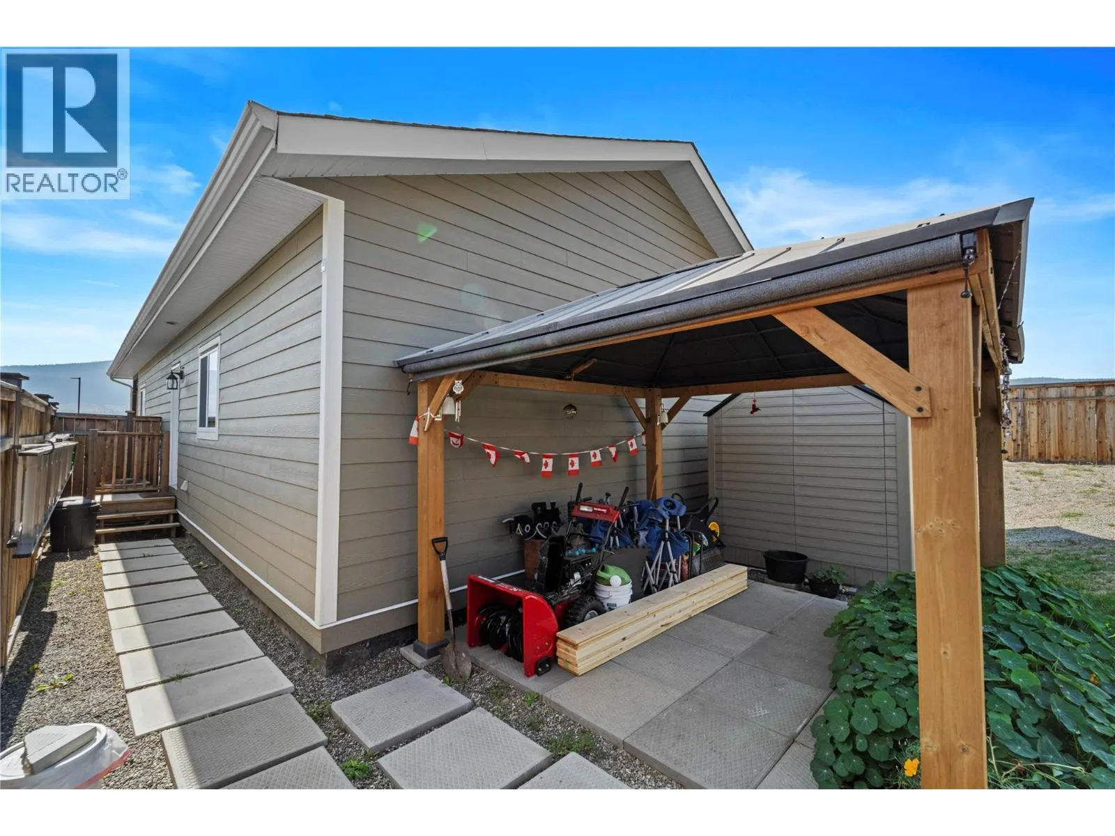 2569 spring bank Avenue