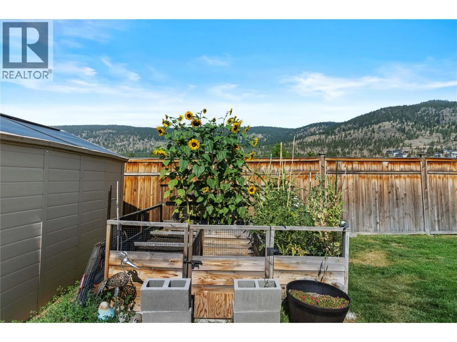 2569 spring bank Avenue