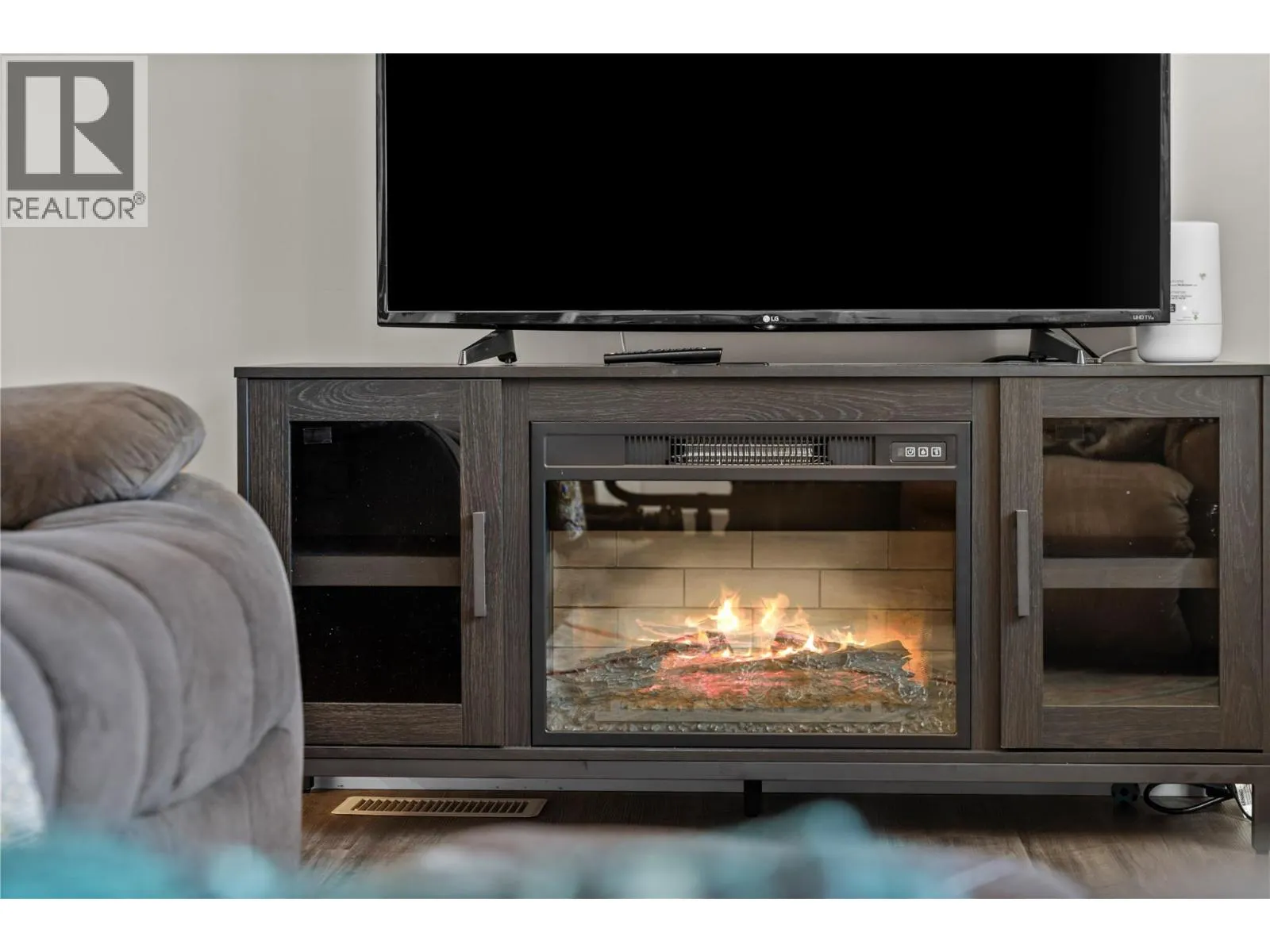 2569 spring bank Avenue