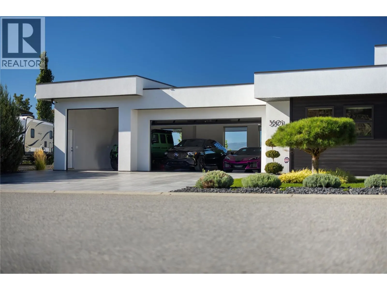 3301 Vineyard View Drive