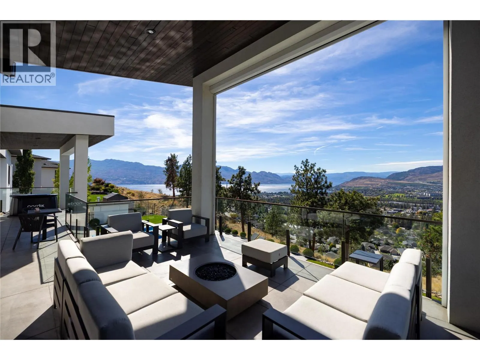 3301 Vineyard View Drive