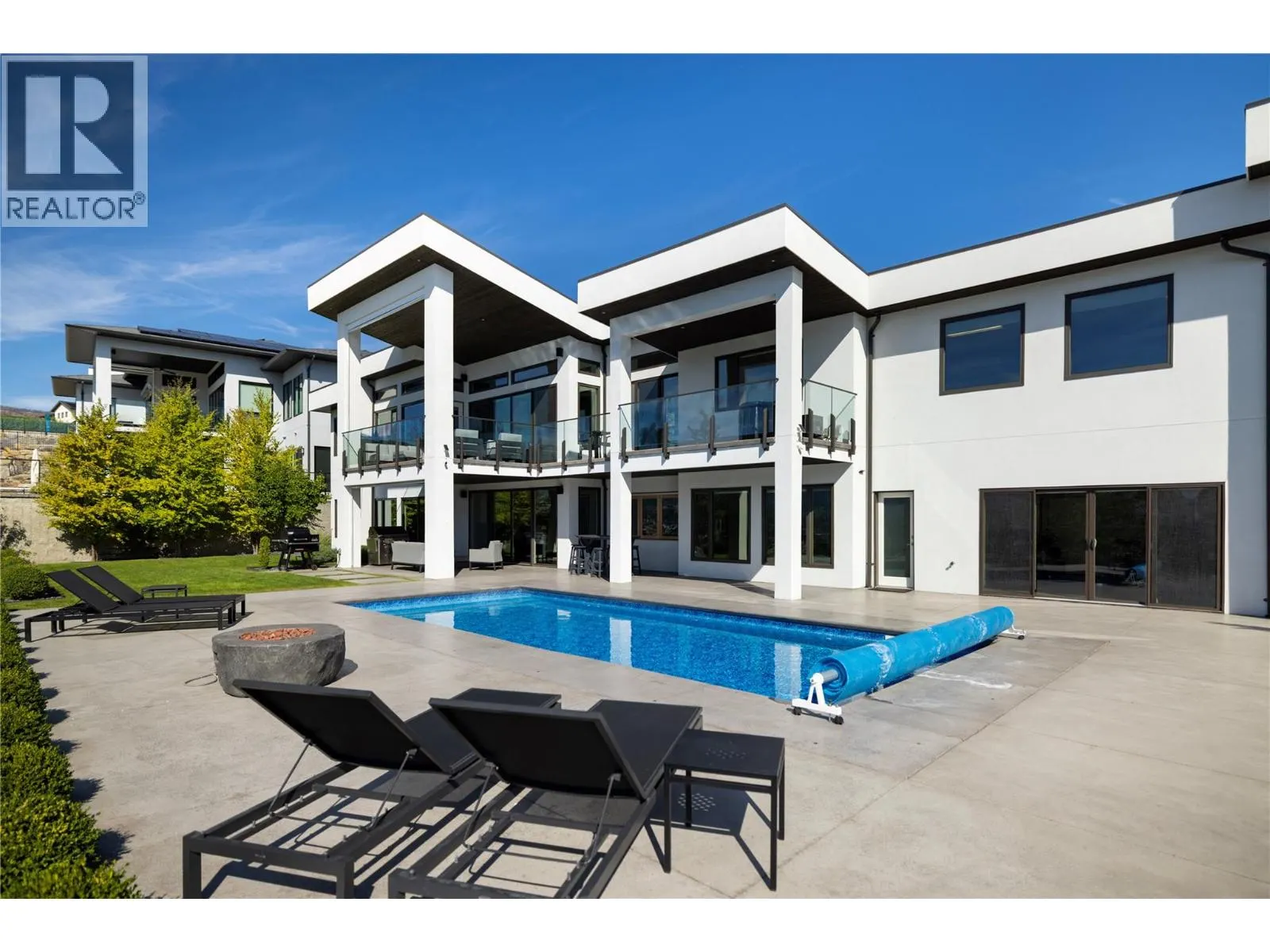 3301 Vineyard View Drive