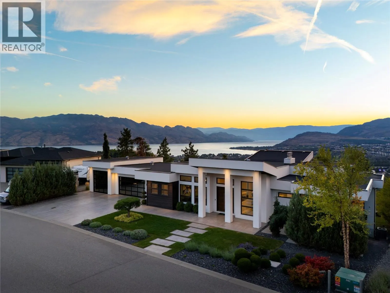 3301 Vineyard View Drive