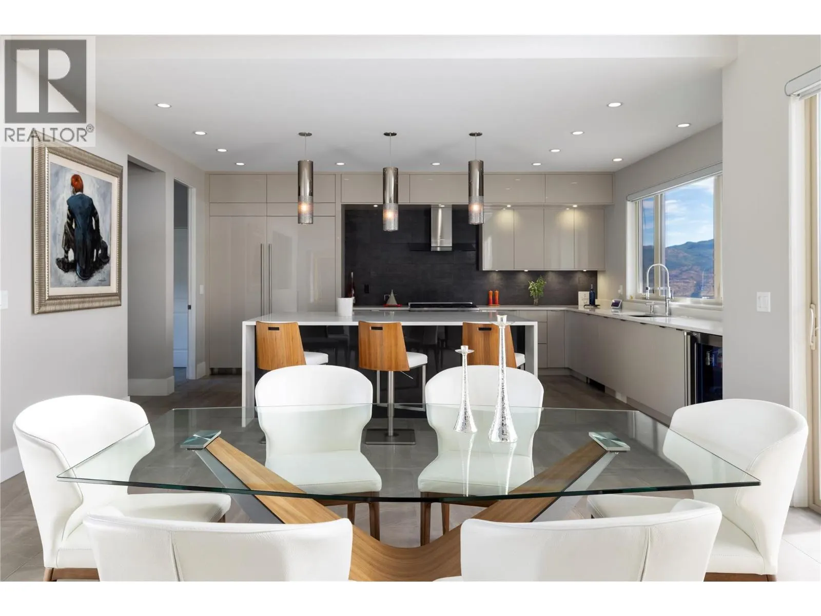 3301 Vineyard View Drive