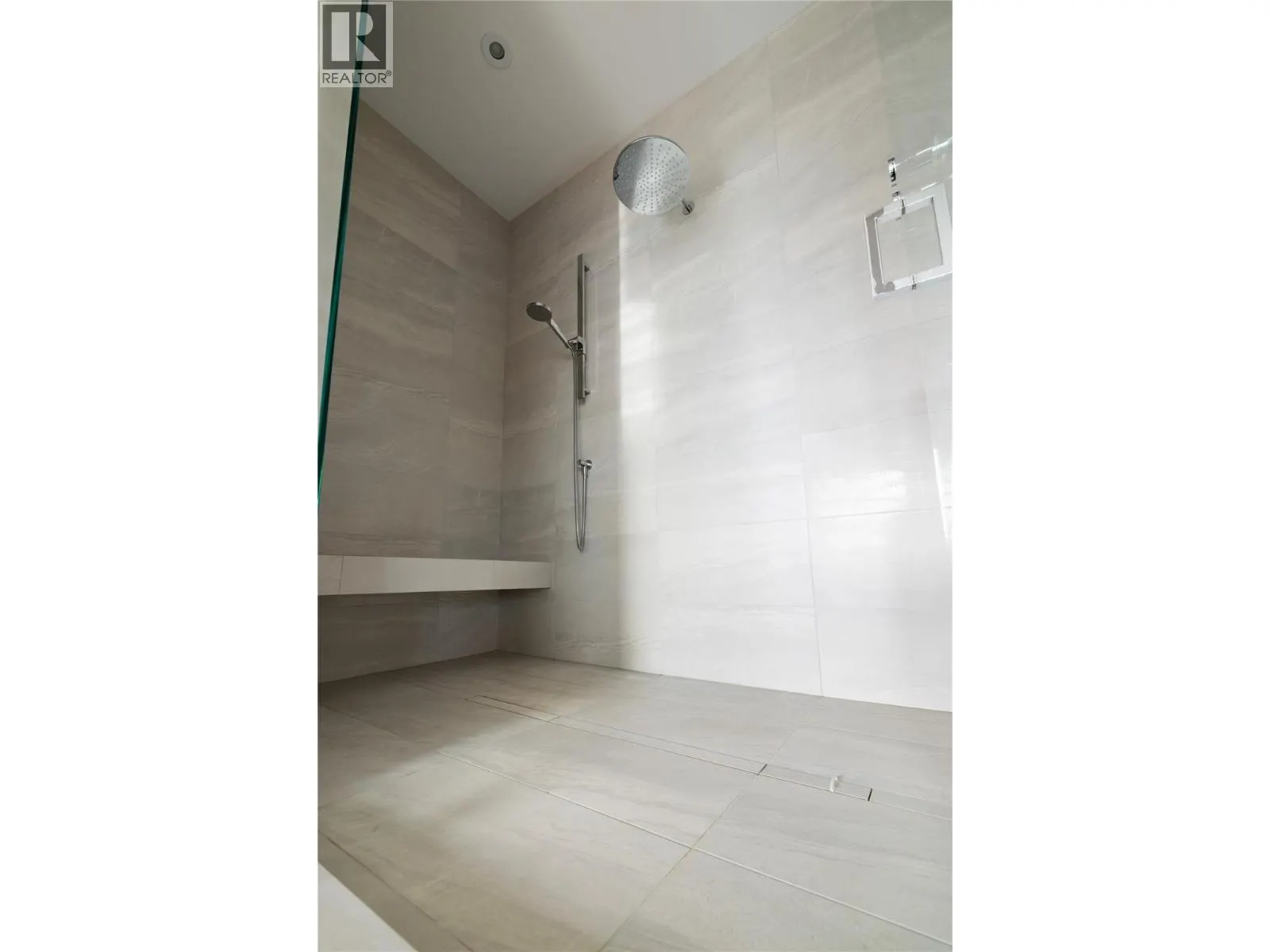 3301 Vineyard View Drive