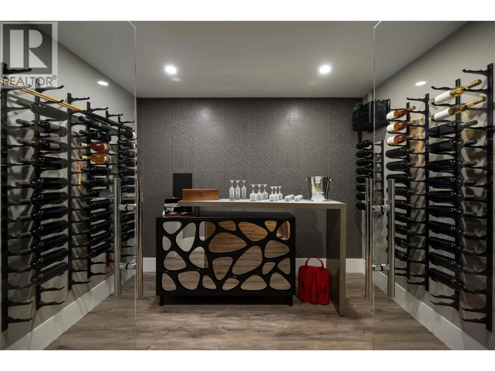 3301 Vineyard View Drive