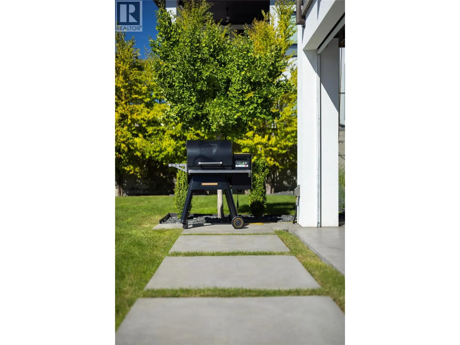 3301 Vineyard View Drive