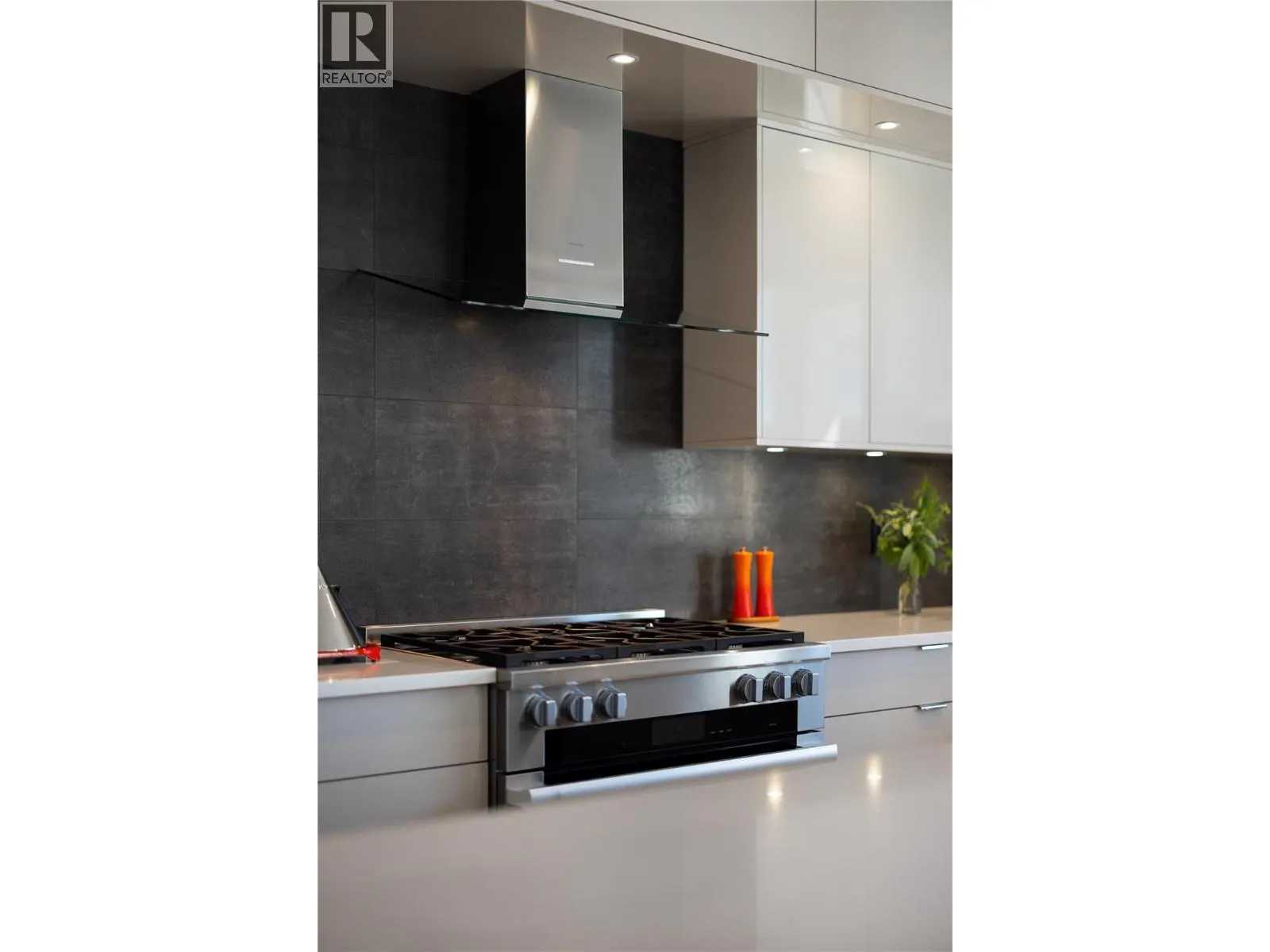 3301 Vineyard View Drive