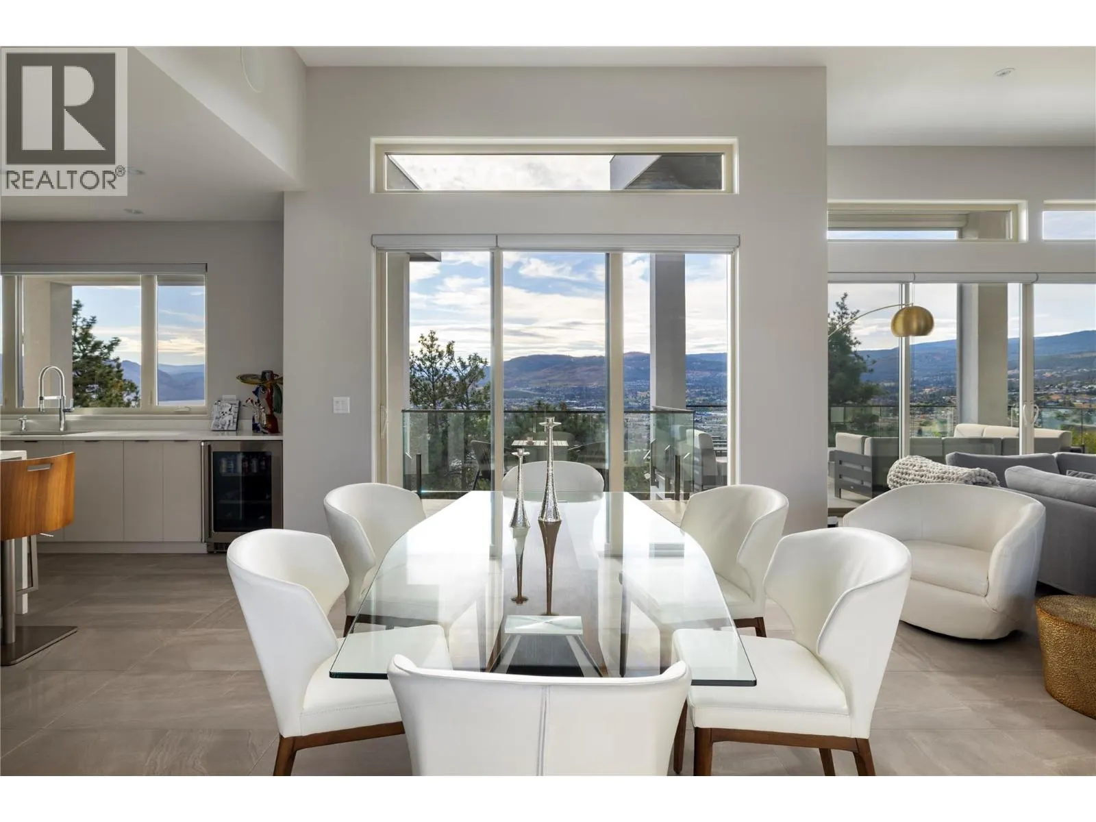 3301 Vineyard View Drive