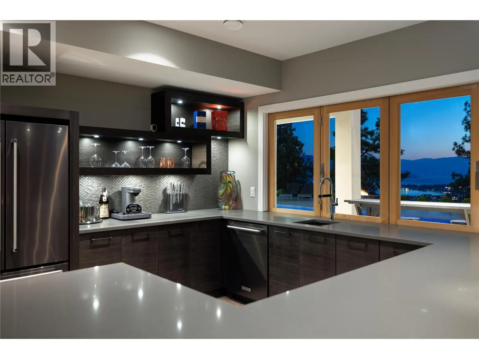 3301 Vineyard View Drive