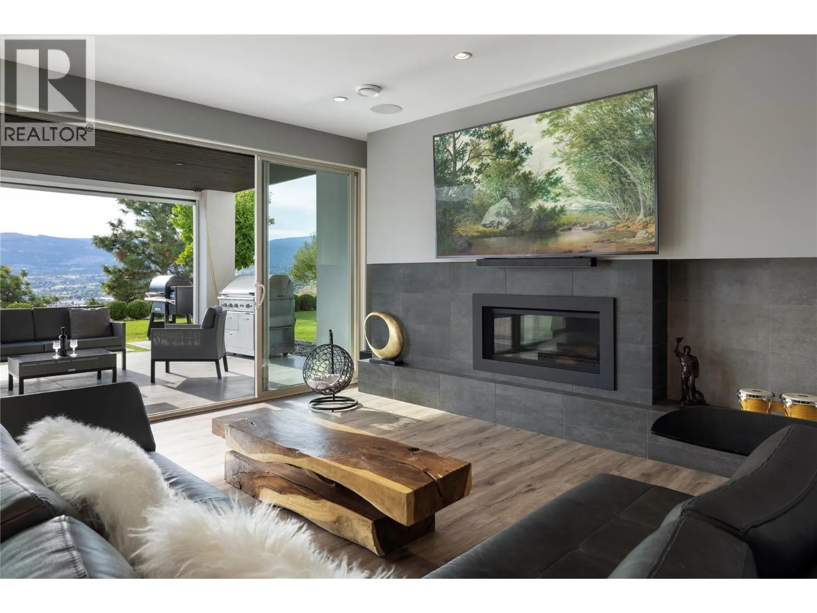 3301 Vineyard View Drive