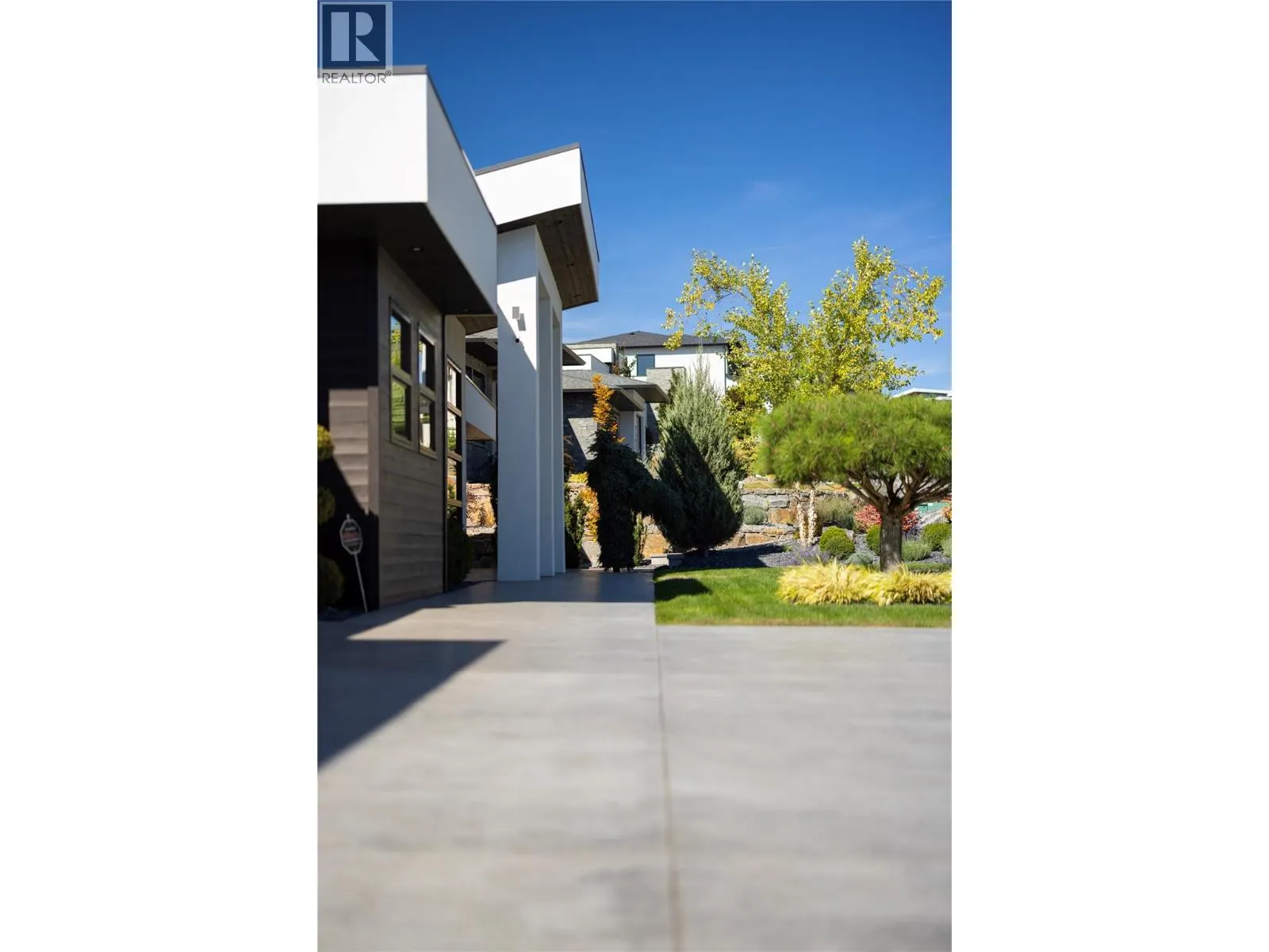3301 Vineyard View Drive
